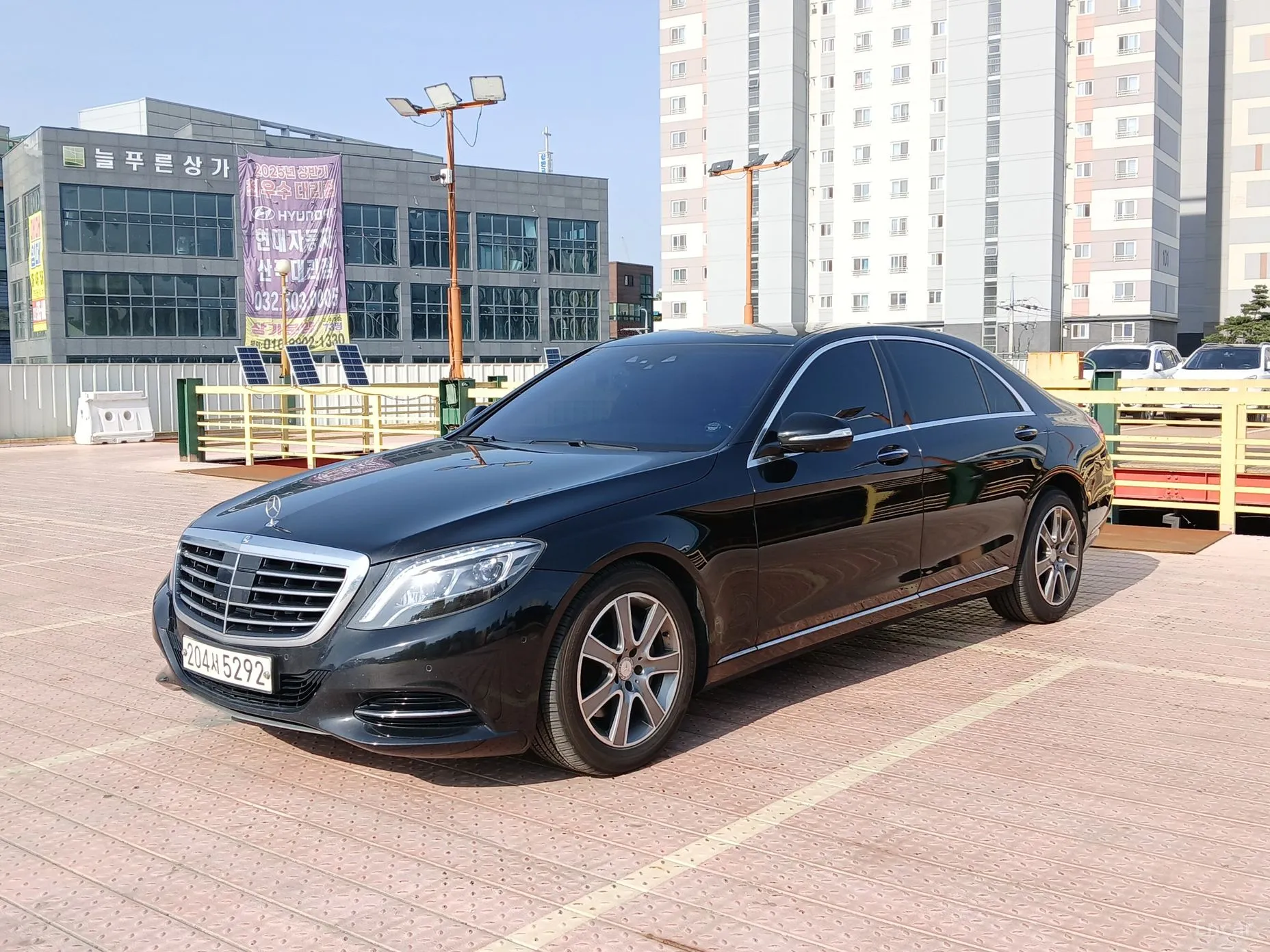 Mercedes Benz S-Class W222