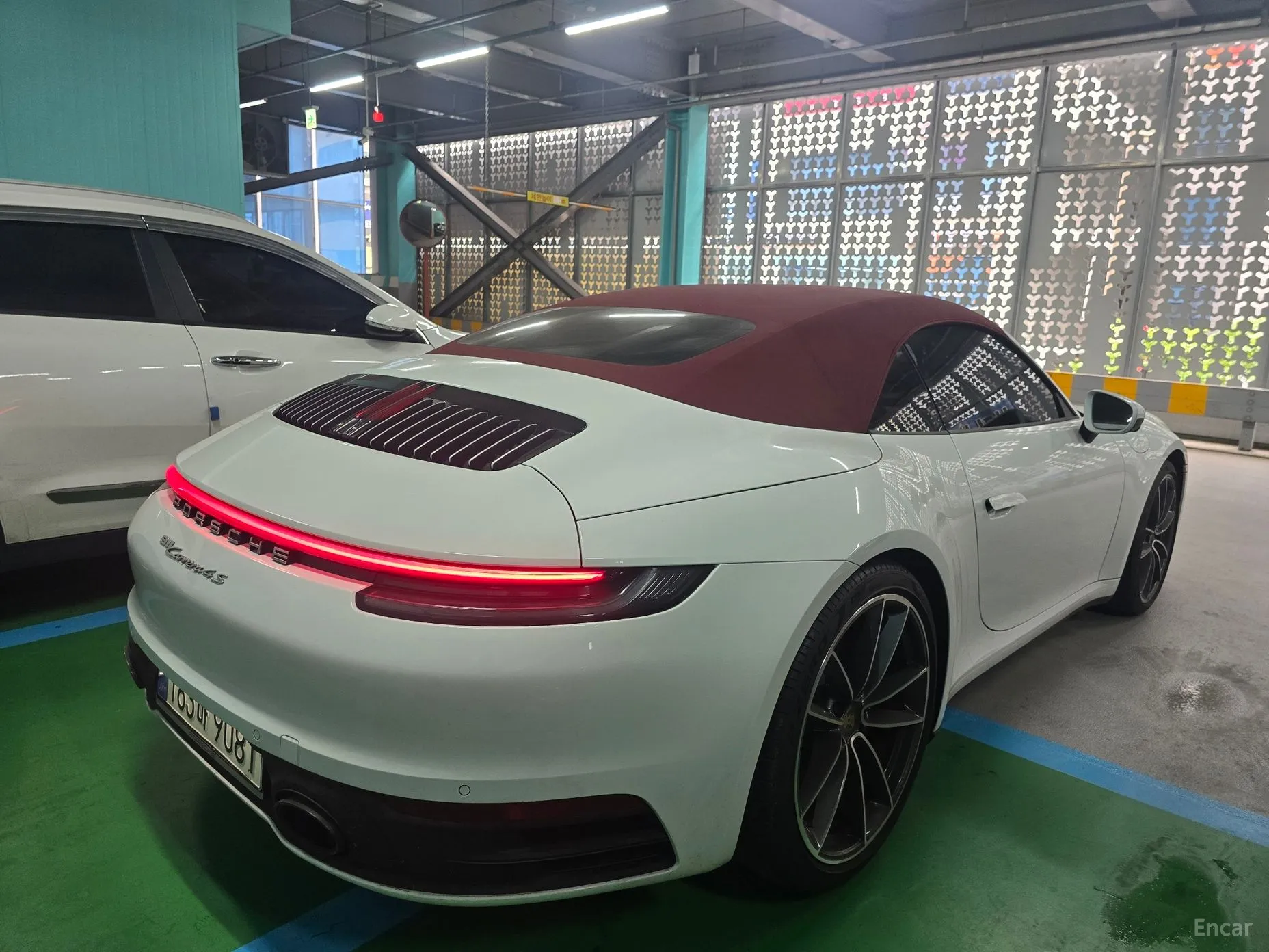 Porsche 911 (992) превью 6