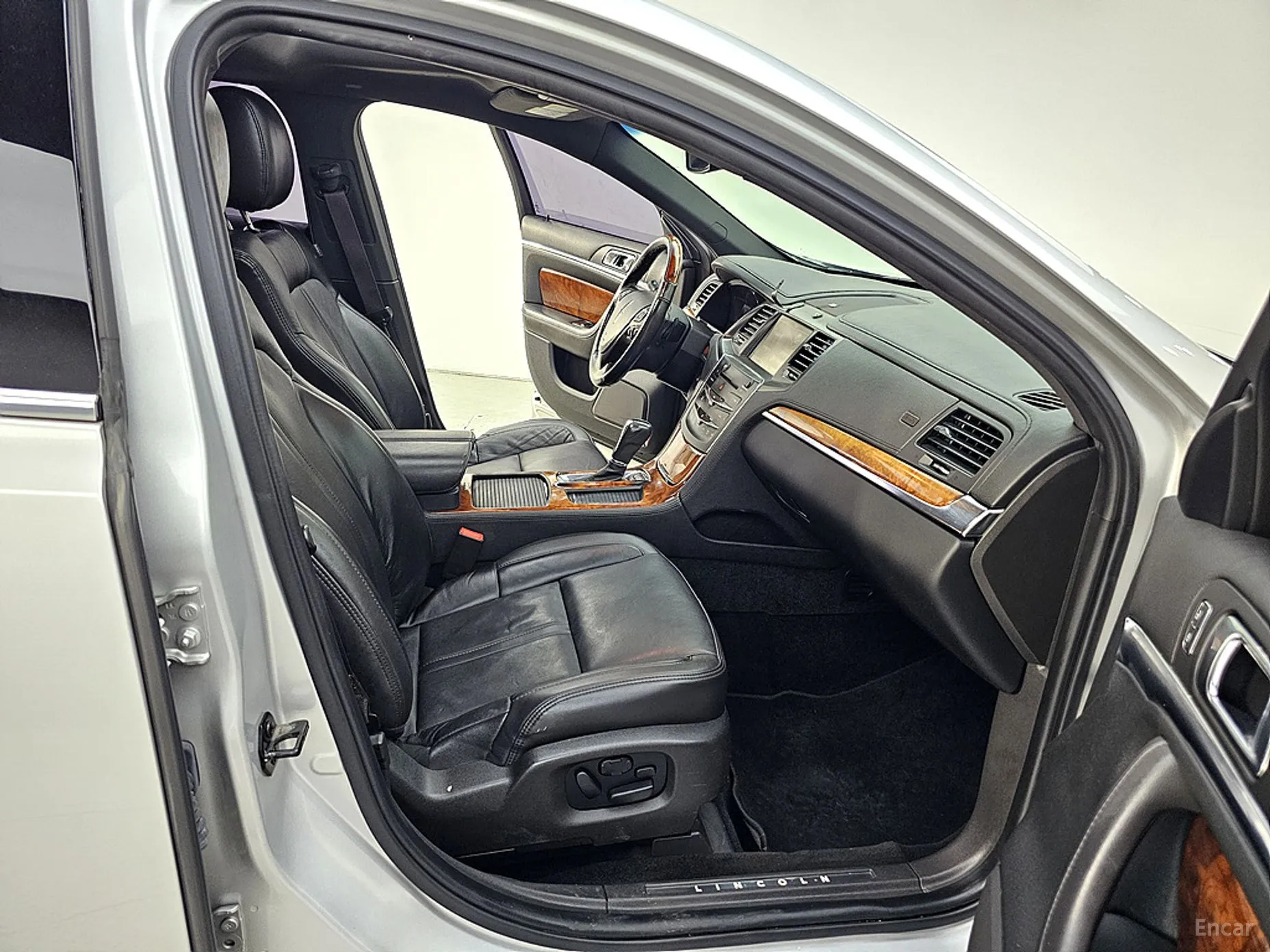 Lincoln New MKS превью 11