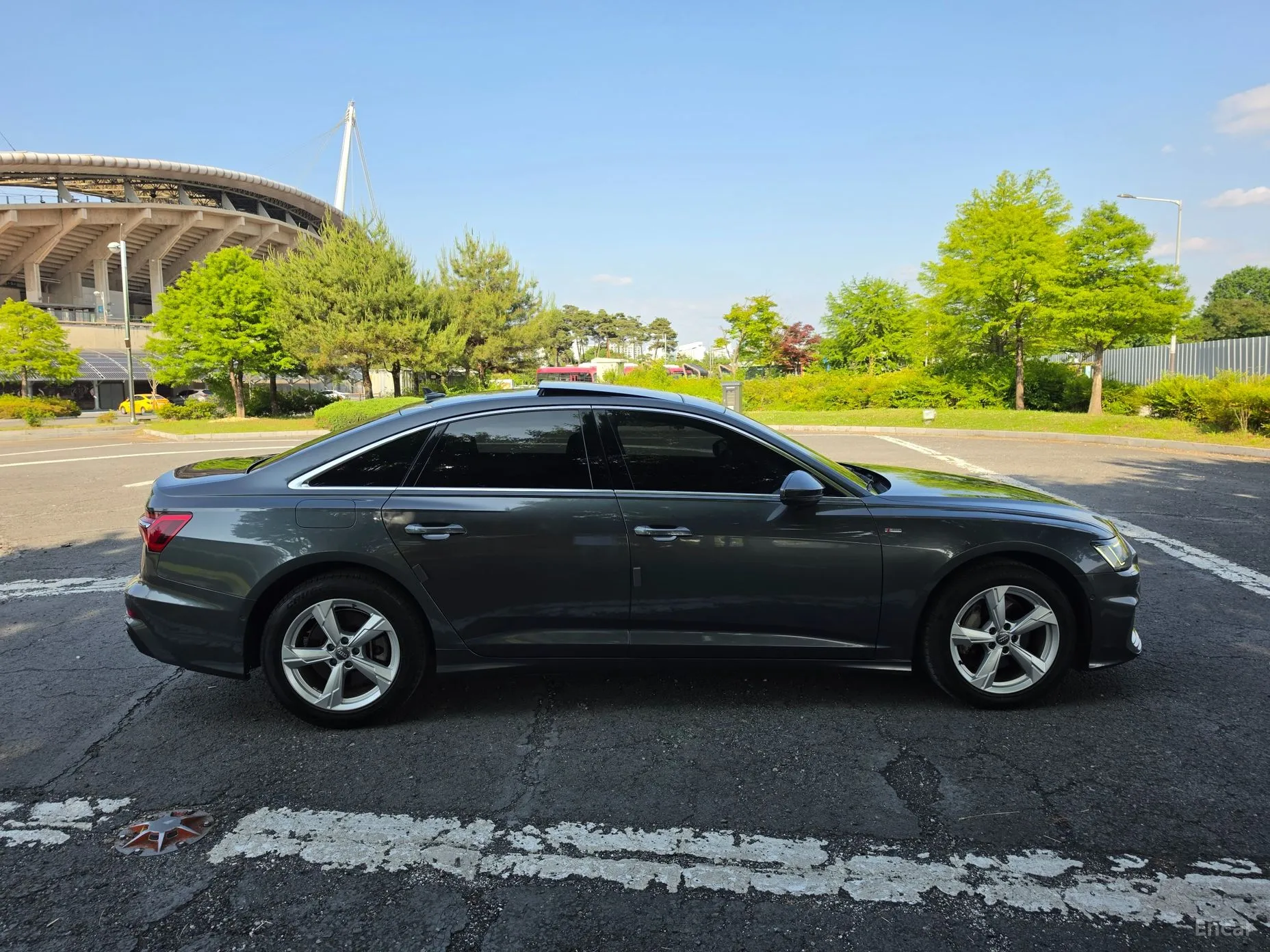 Audi A6 (C8) превью 11