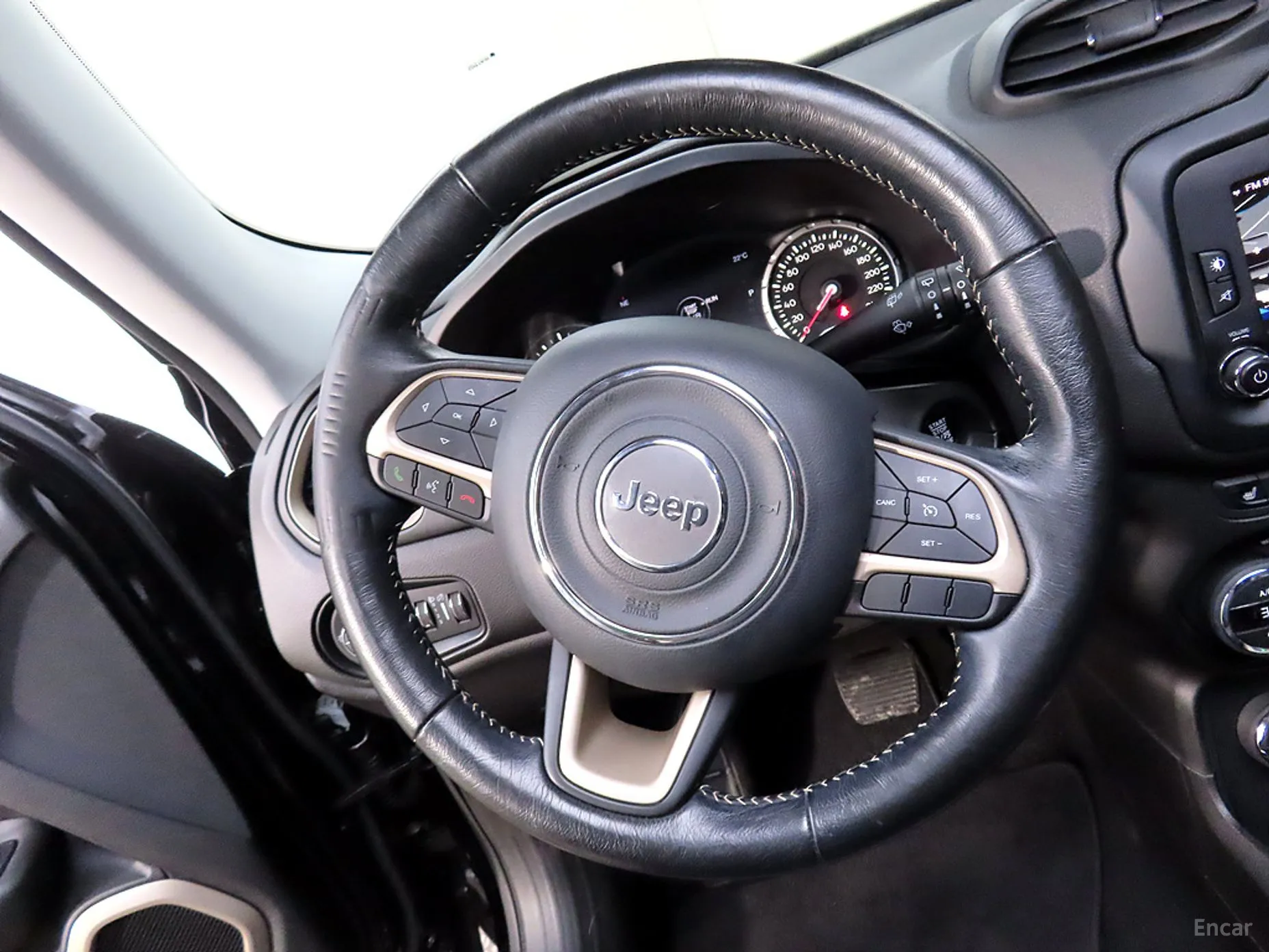 Jeep Renegade превью 11