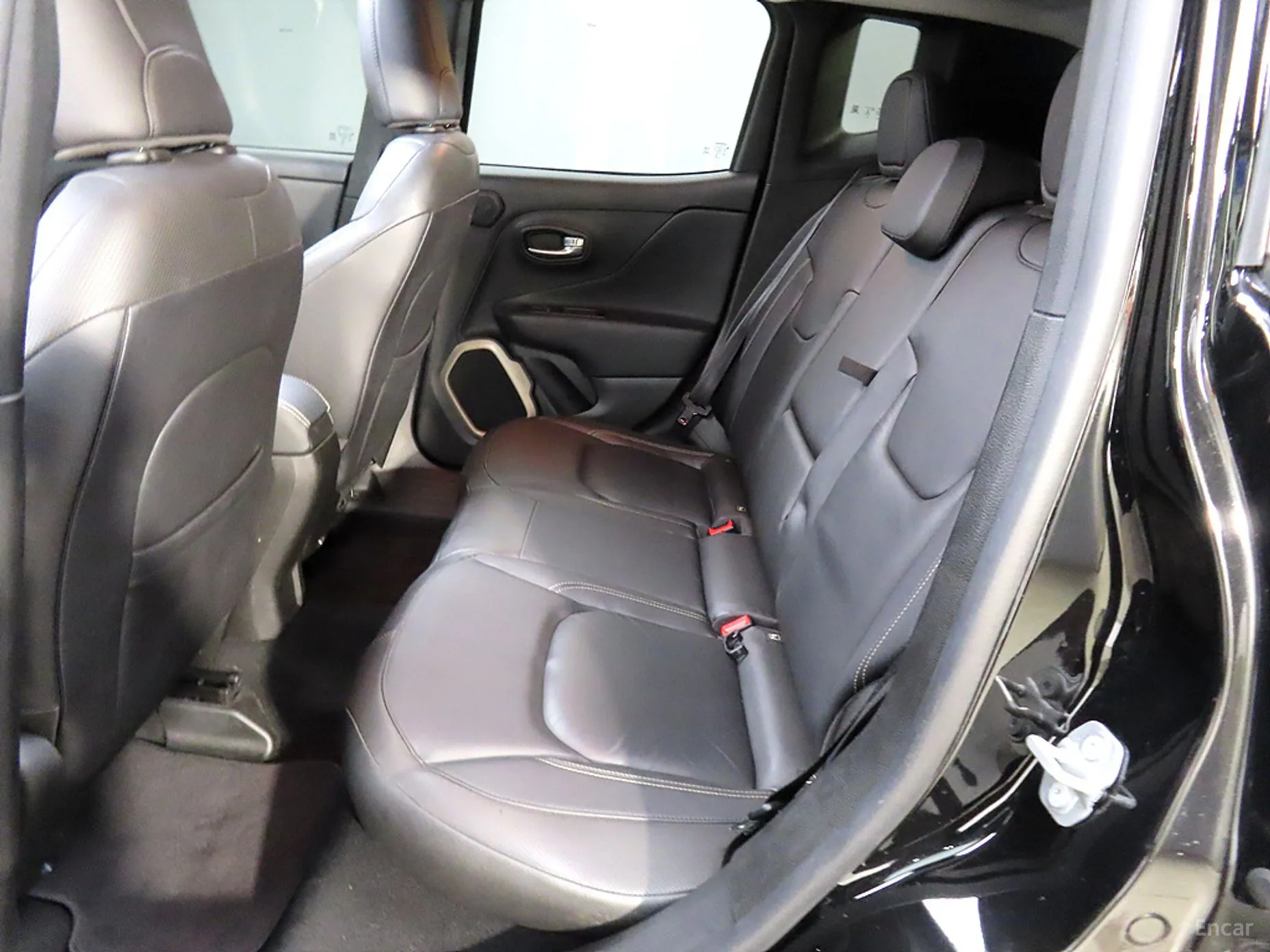 Jeep Renegade превью 9