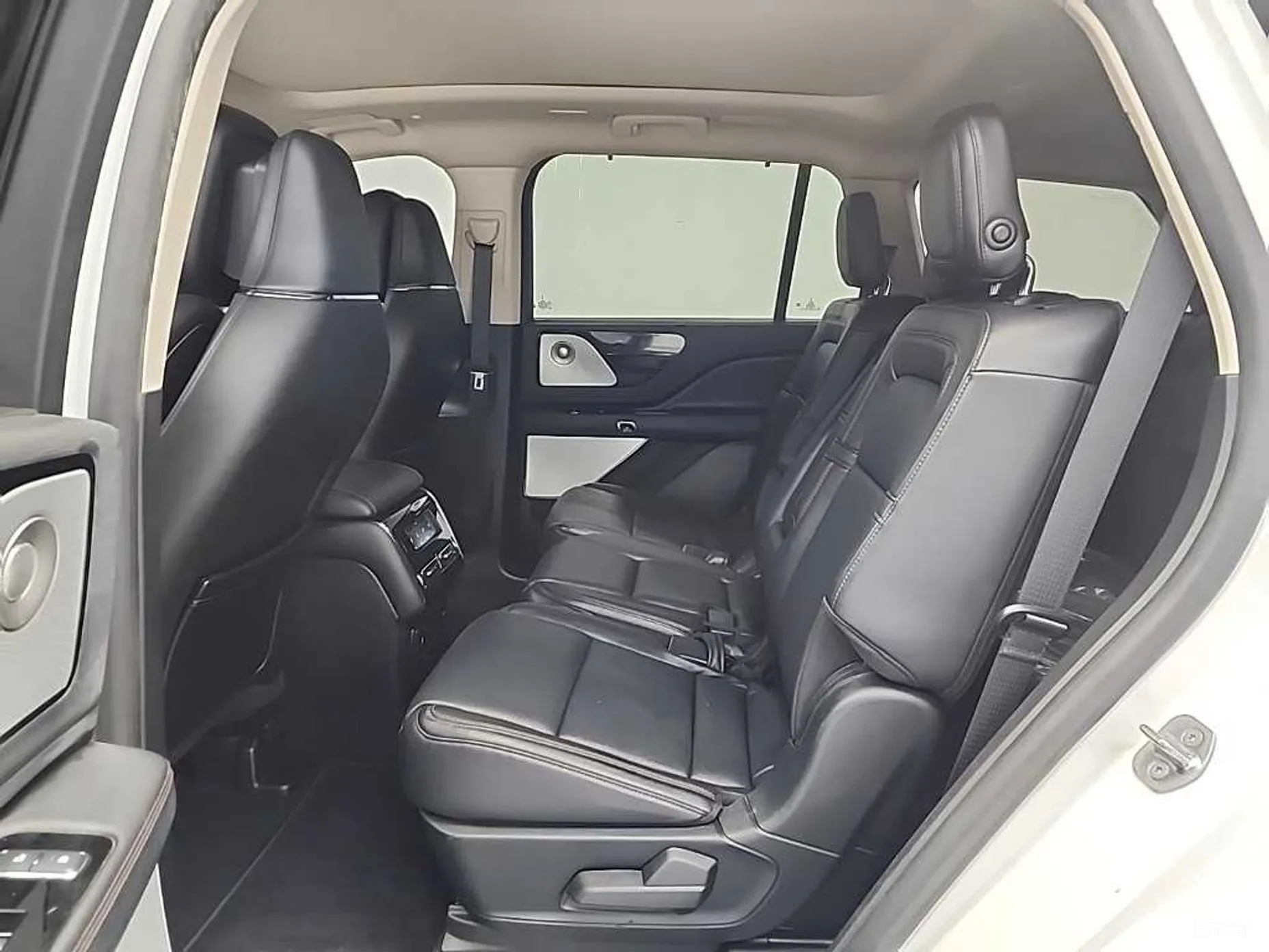 Lincoln Aviator 2nd Generation превью 12