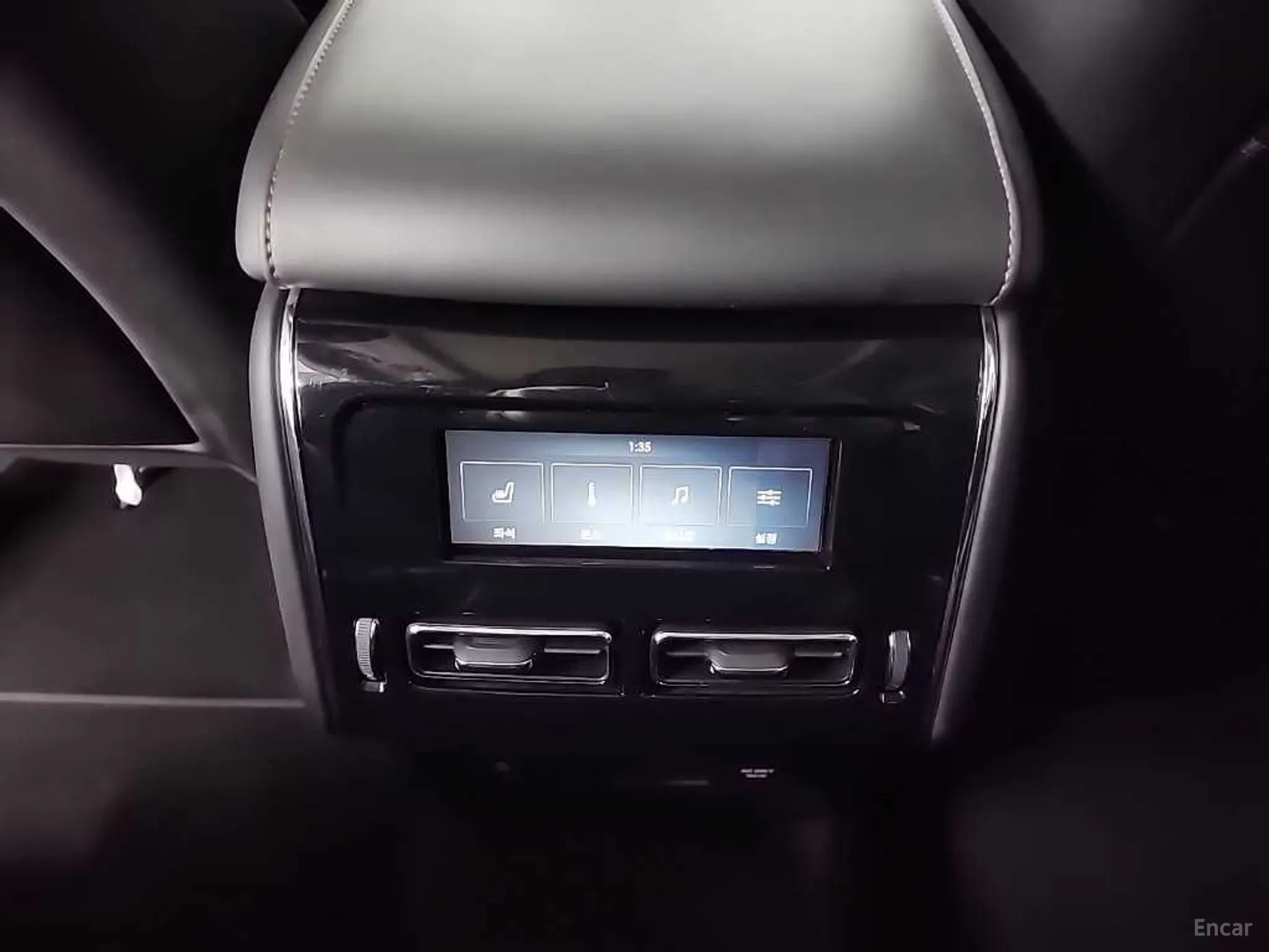 Lincoln Aviator 2nd Generation превью 13