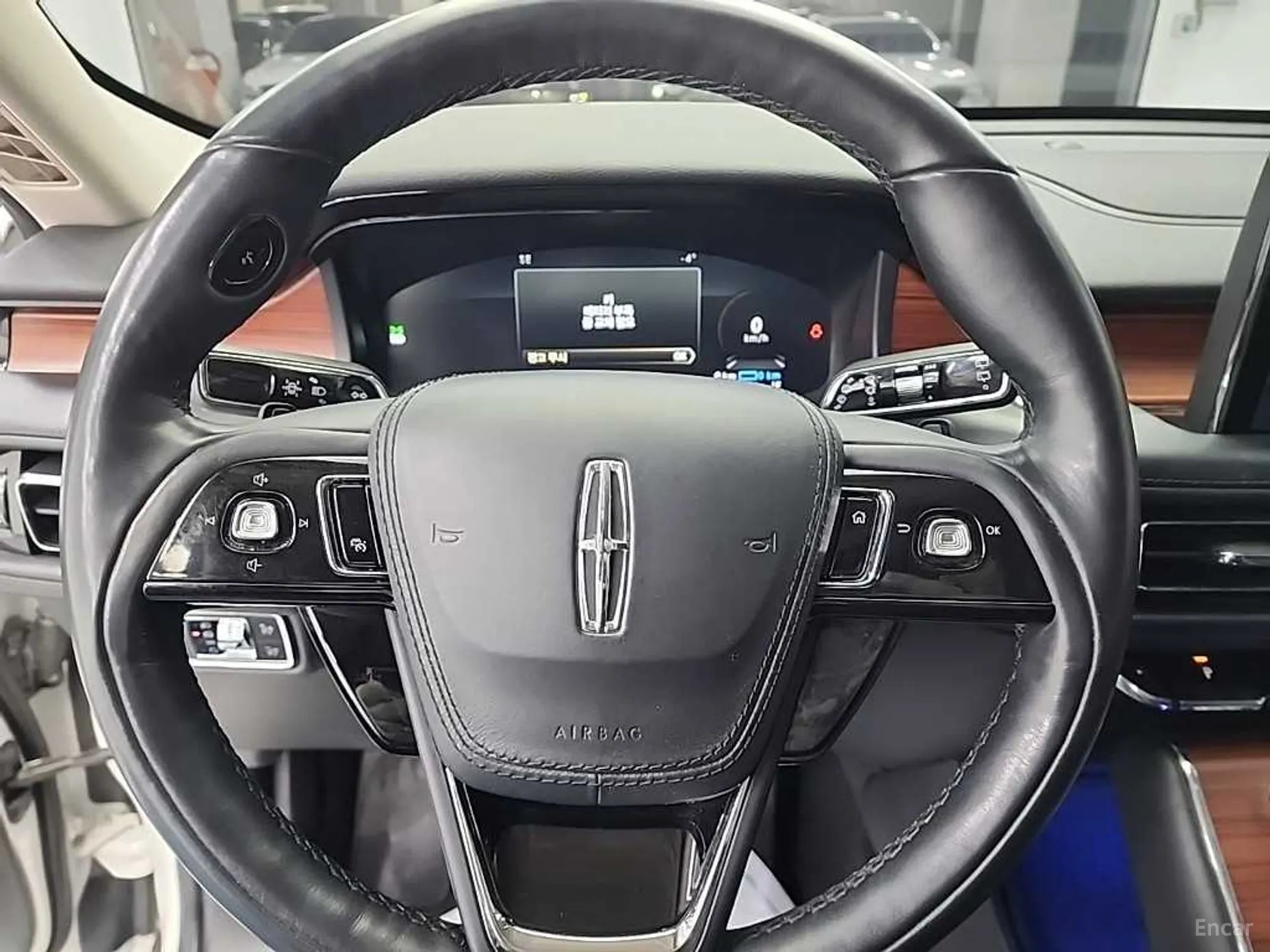 Lincoln Aviator 2nd Generation превью 9