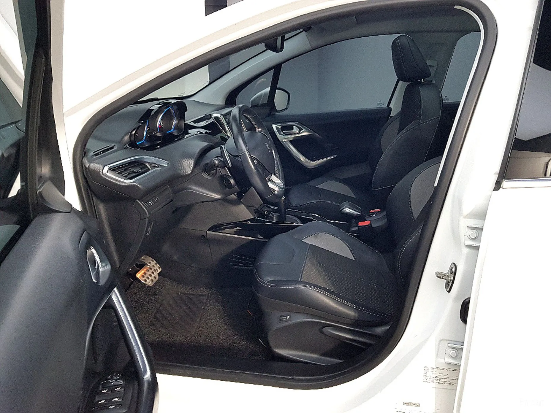 Peugeot 2008. превью 8
