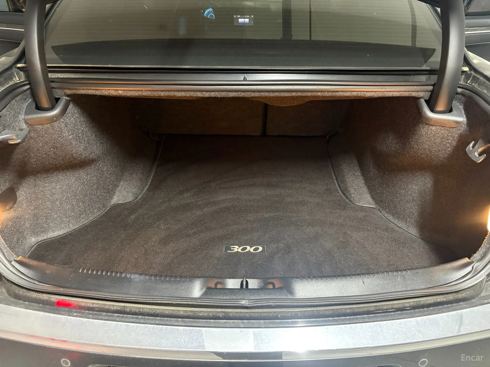 Chrysler All new 300C превью 16
