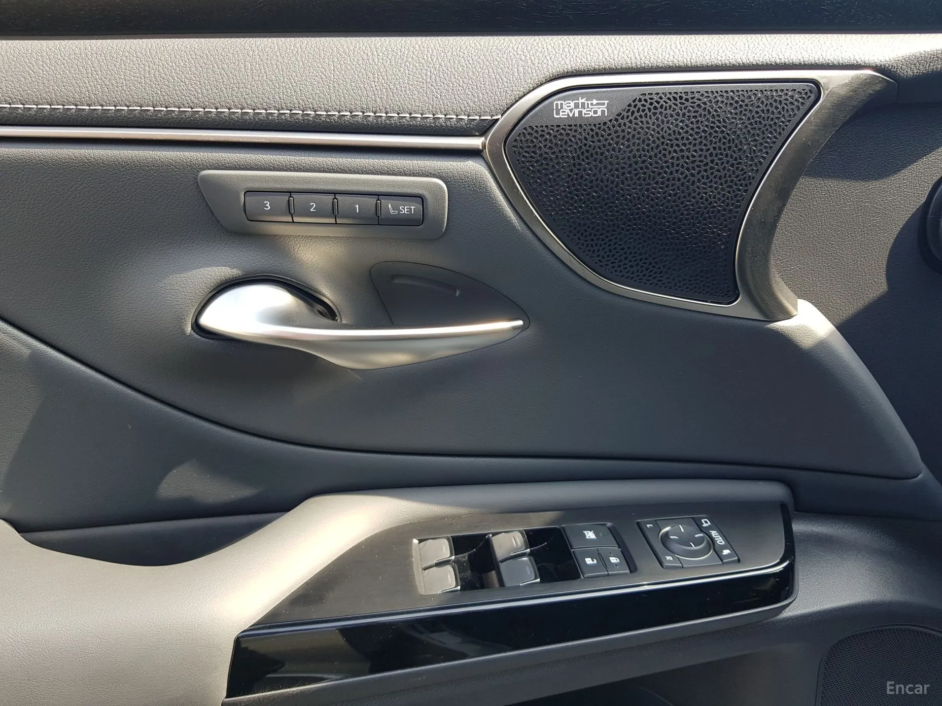 Lexus ES300h 7th Generation превью 11