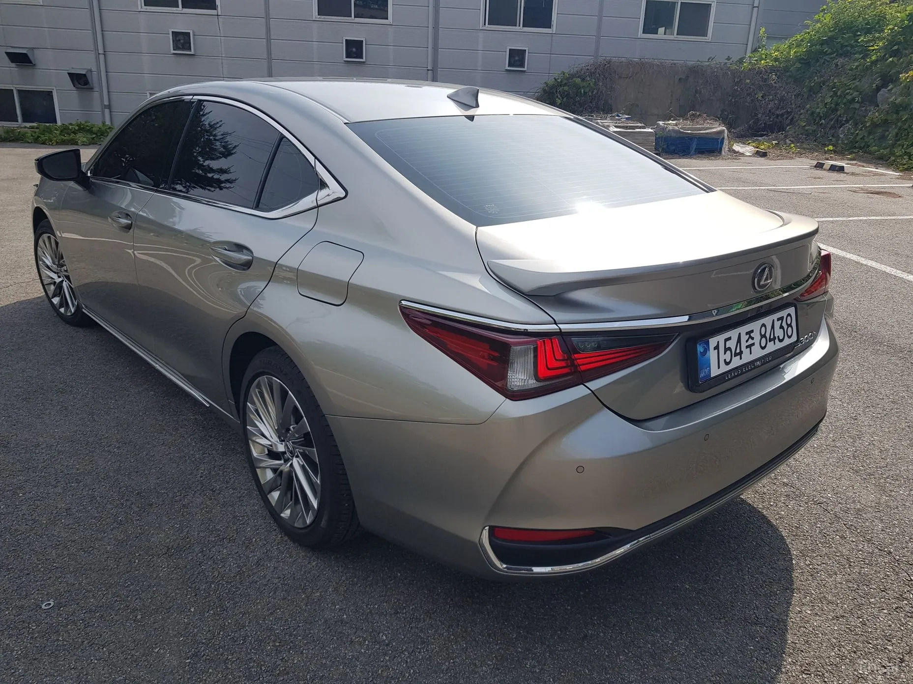Lexus ES300h 7th Generation
