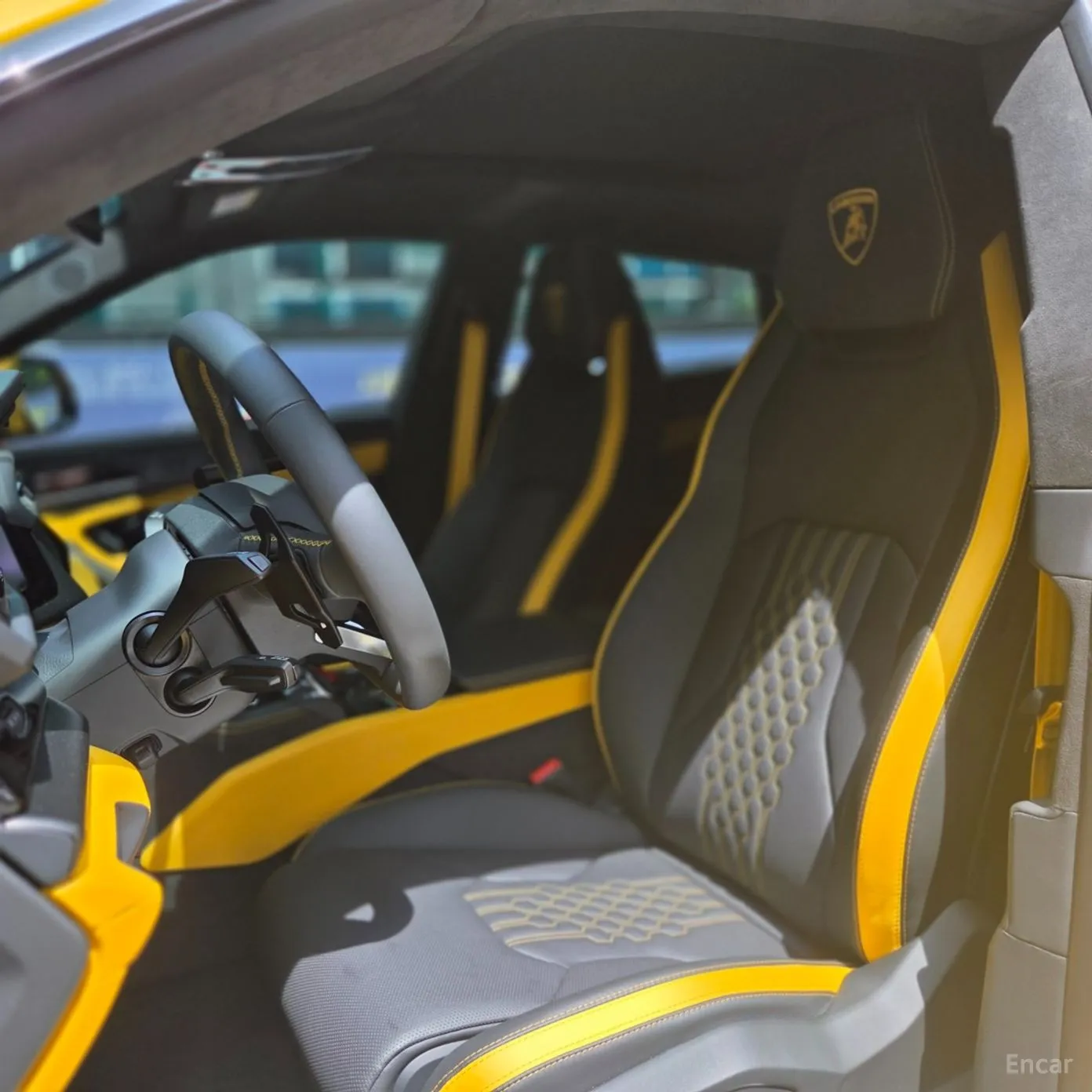 Lamborghini Urus превью 9