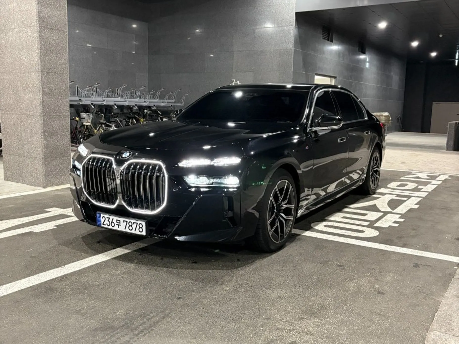 BMW 7 Series (G70)