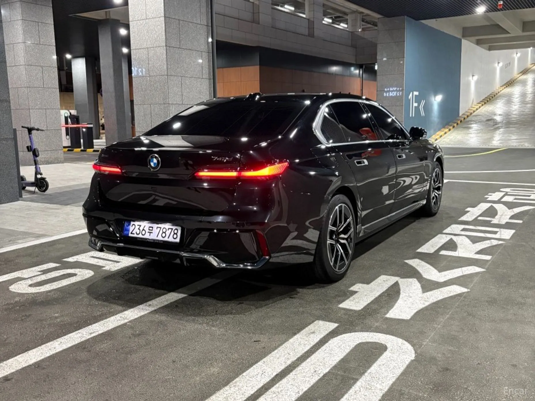 BMW 7 Series (G70) превью 15