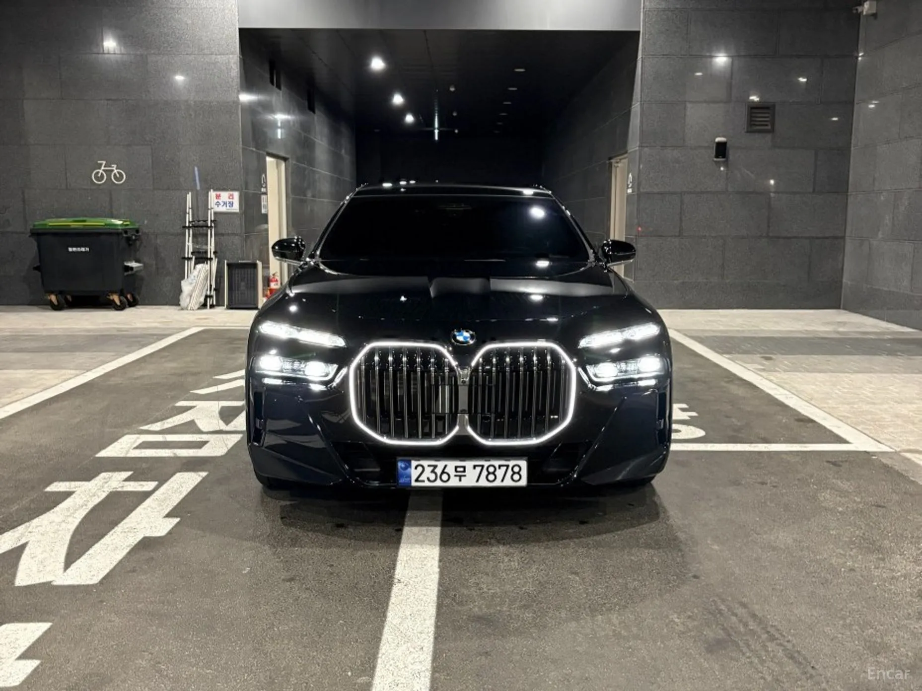 BMW 7 Series (G70) превью 3