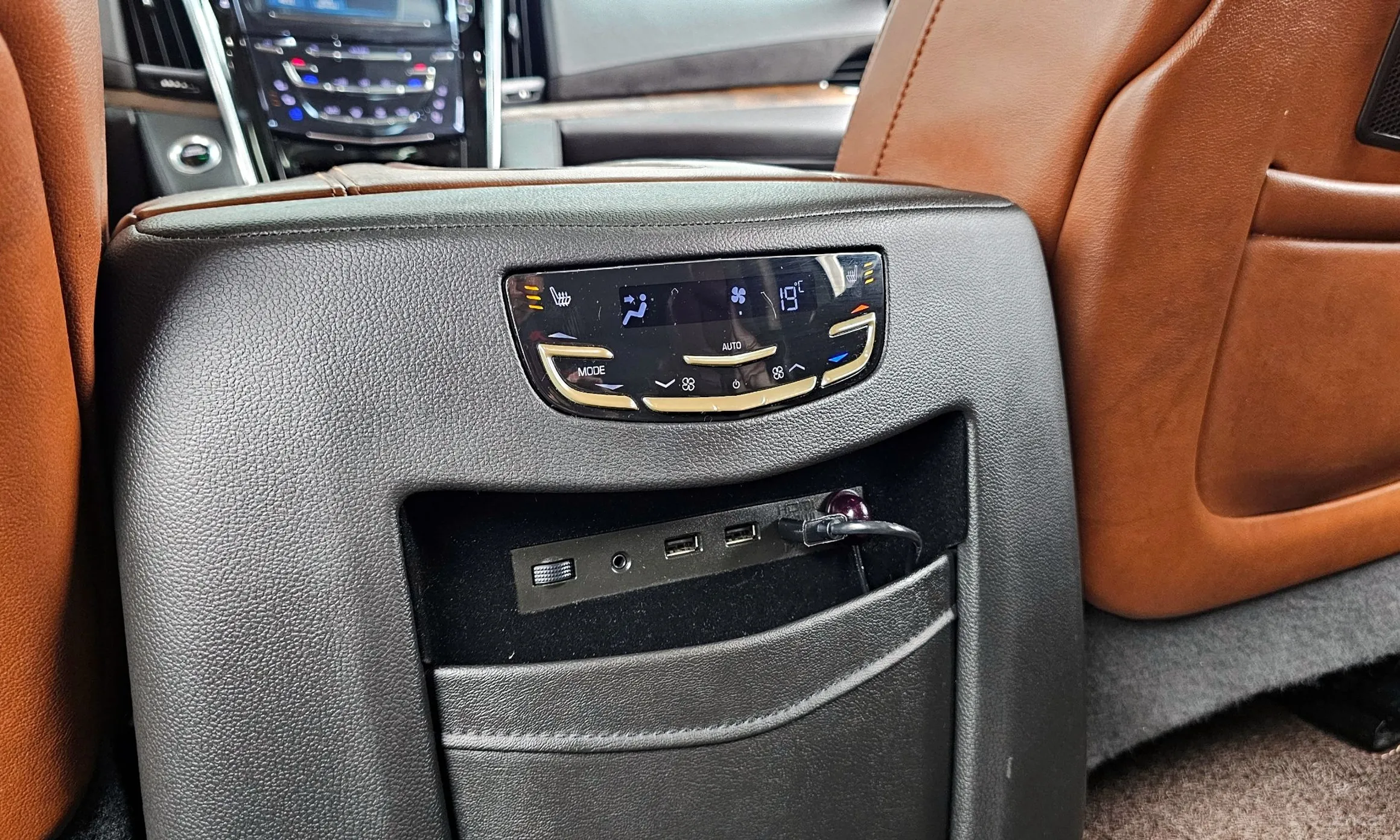 Cadillac Escalade превью 17