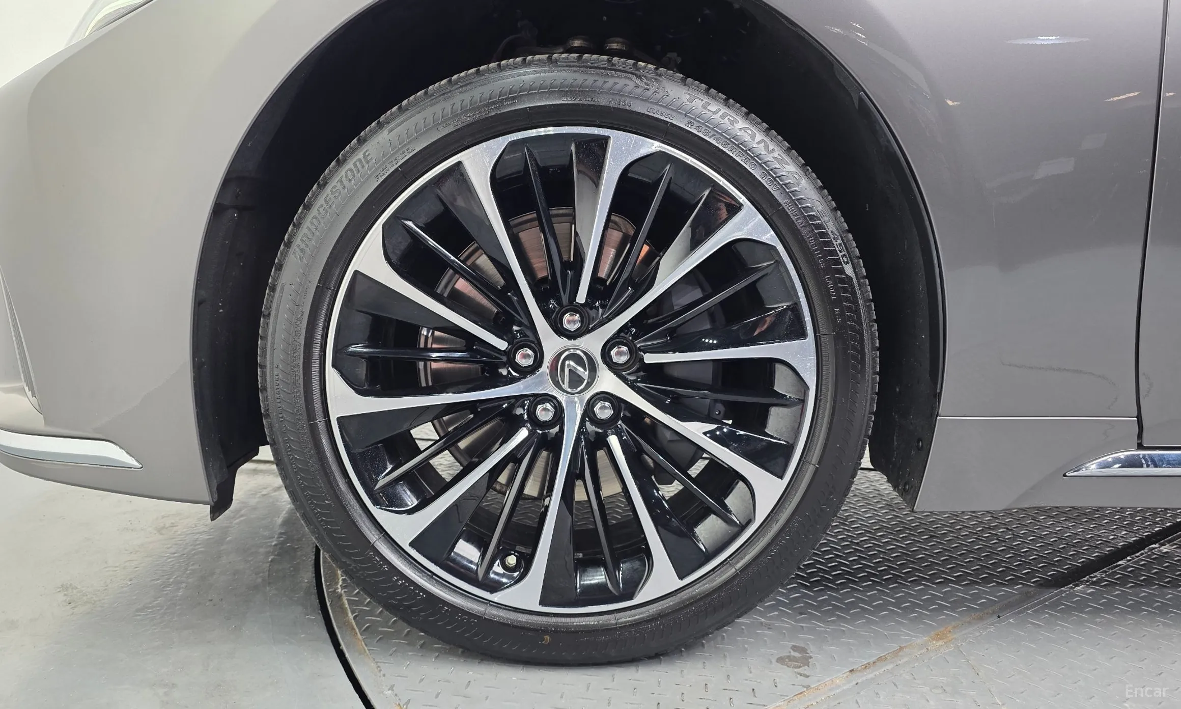 Lexus LS500 5th Generation превью 5