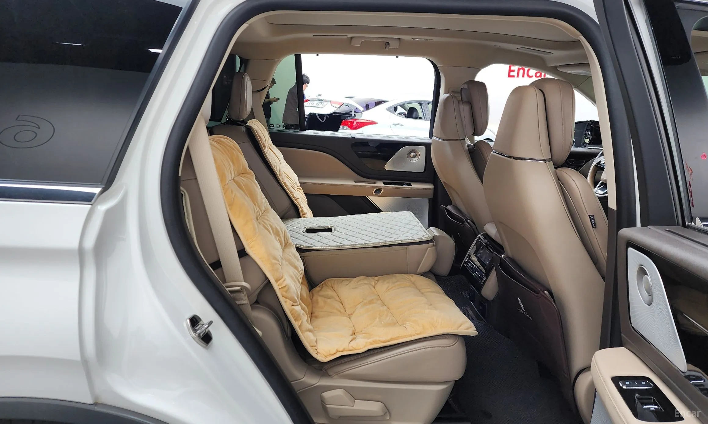 Lincoln Aviator 2nd Generation превью 11