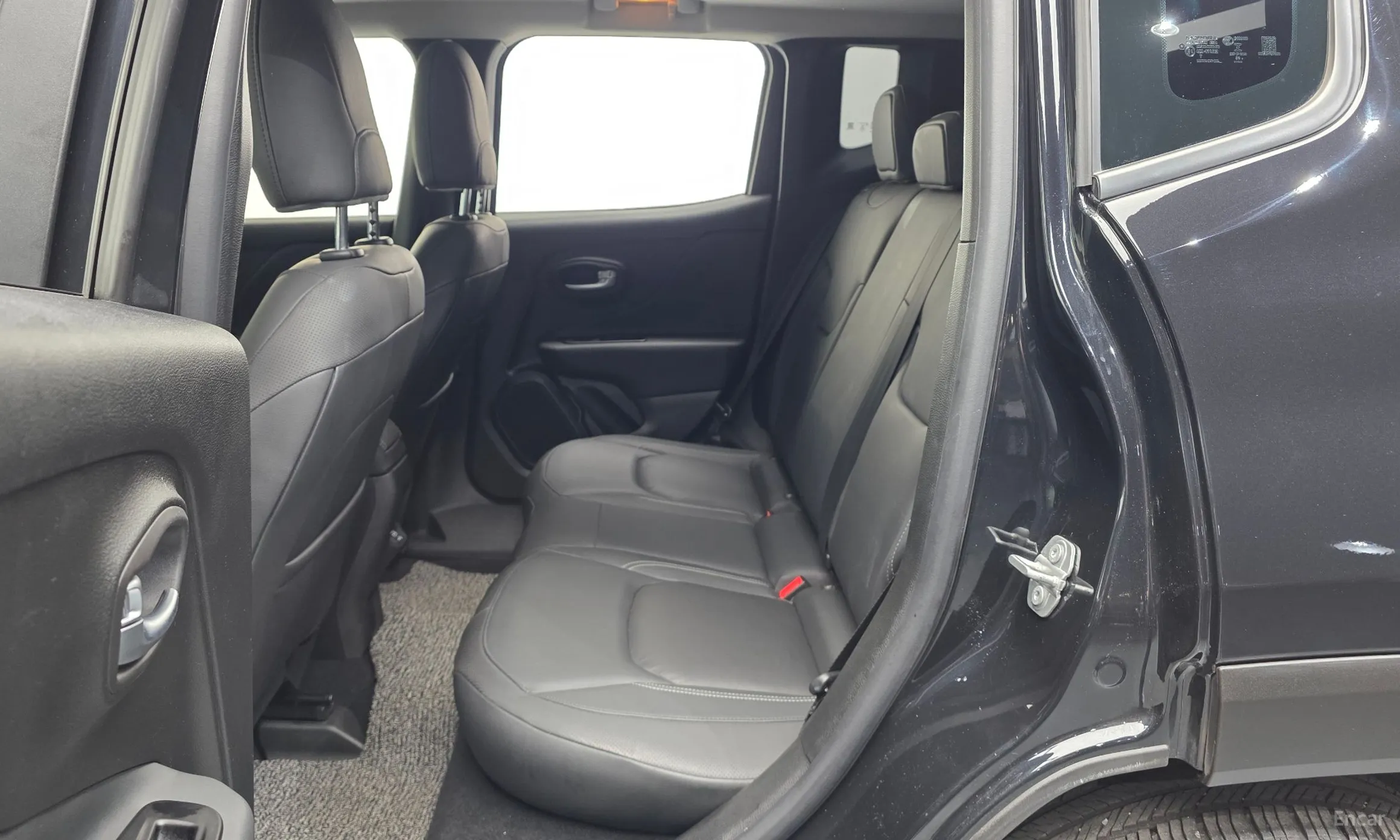 Jeep Renegade превью 12
