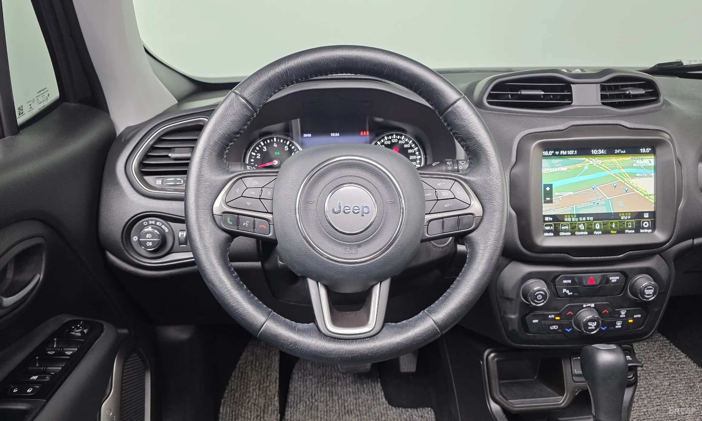 Jeep Renegade превью 13