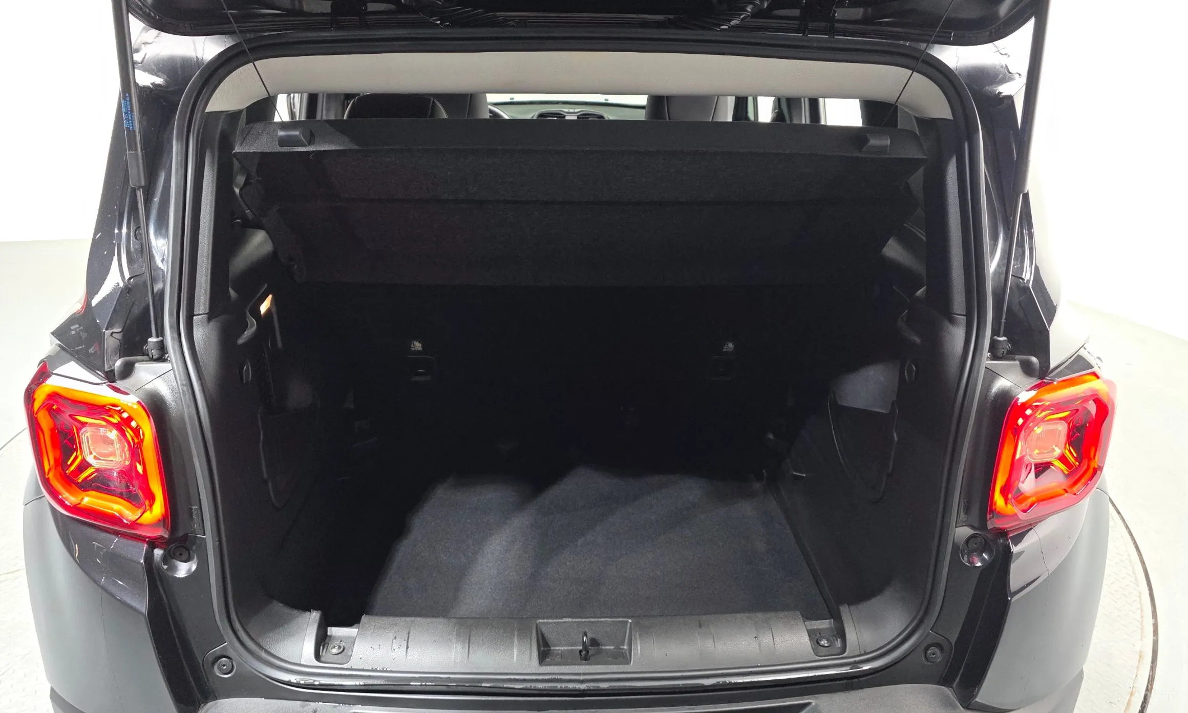 Jeep Renegade превью 20