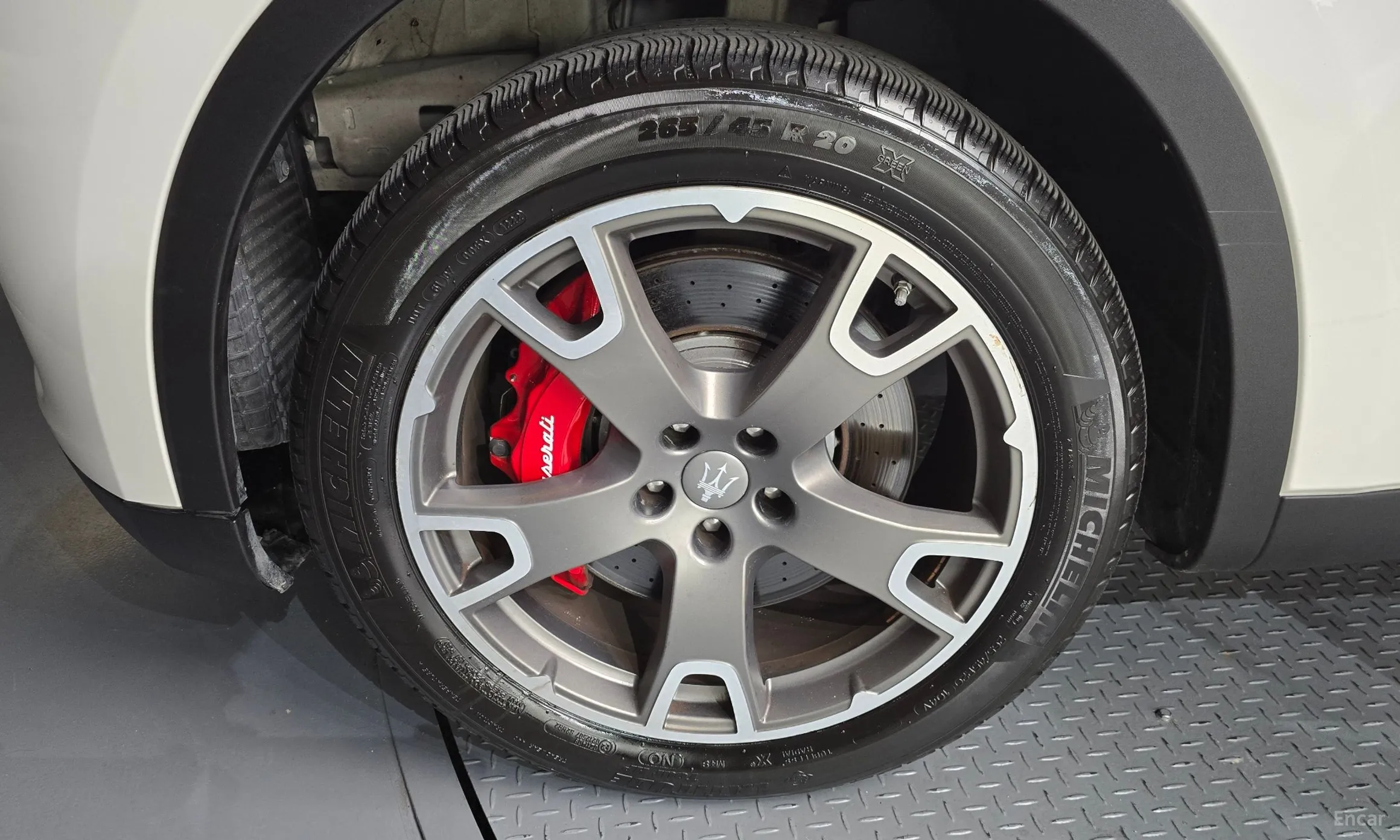 Maserati Levante превью 5