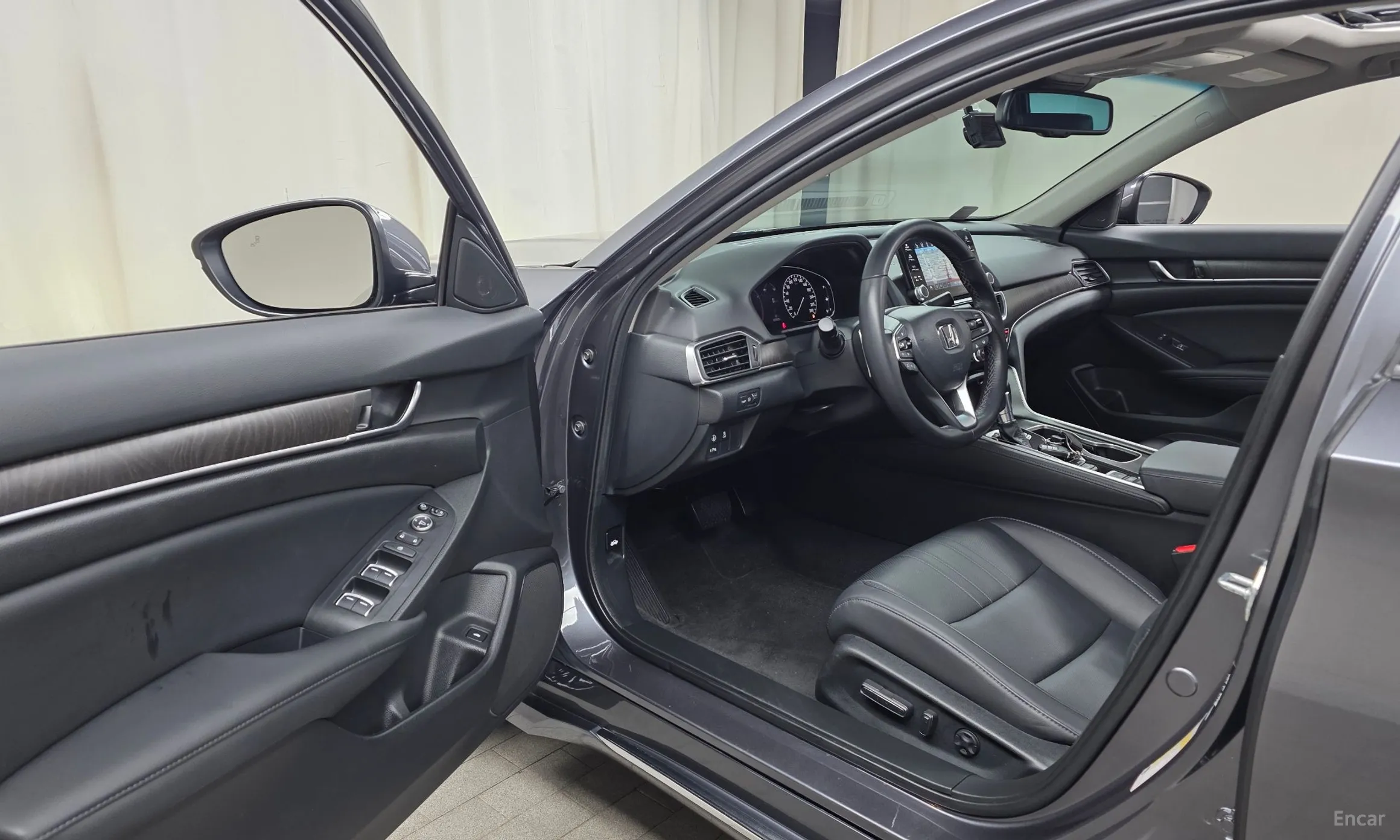 Honda Accord 10th Generation превью 10
