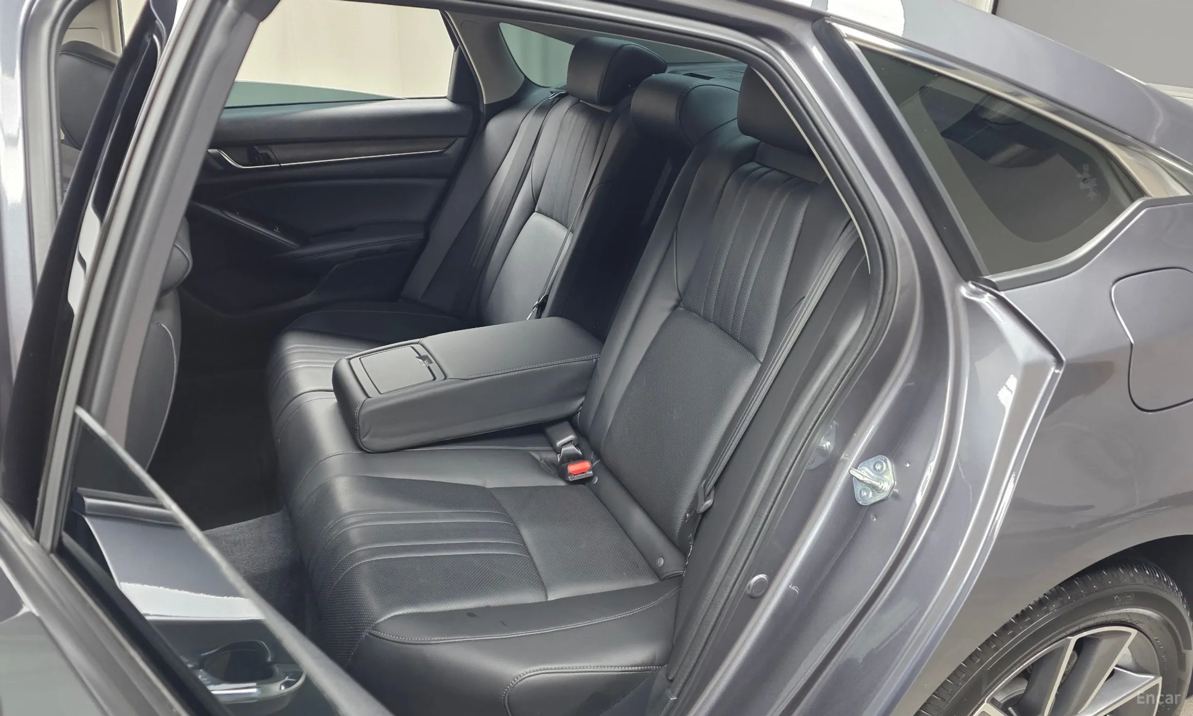 Honda Accord 10th Generation превью 12