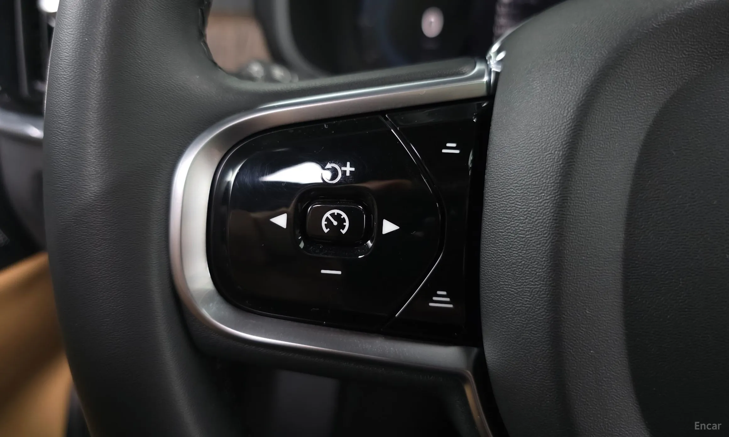 Volvo S90 превью 17
