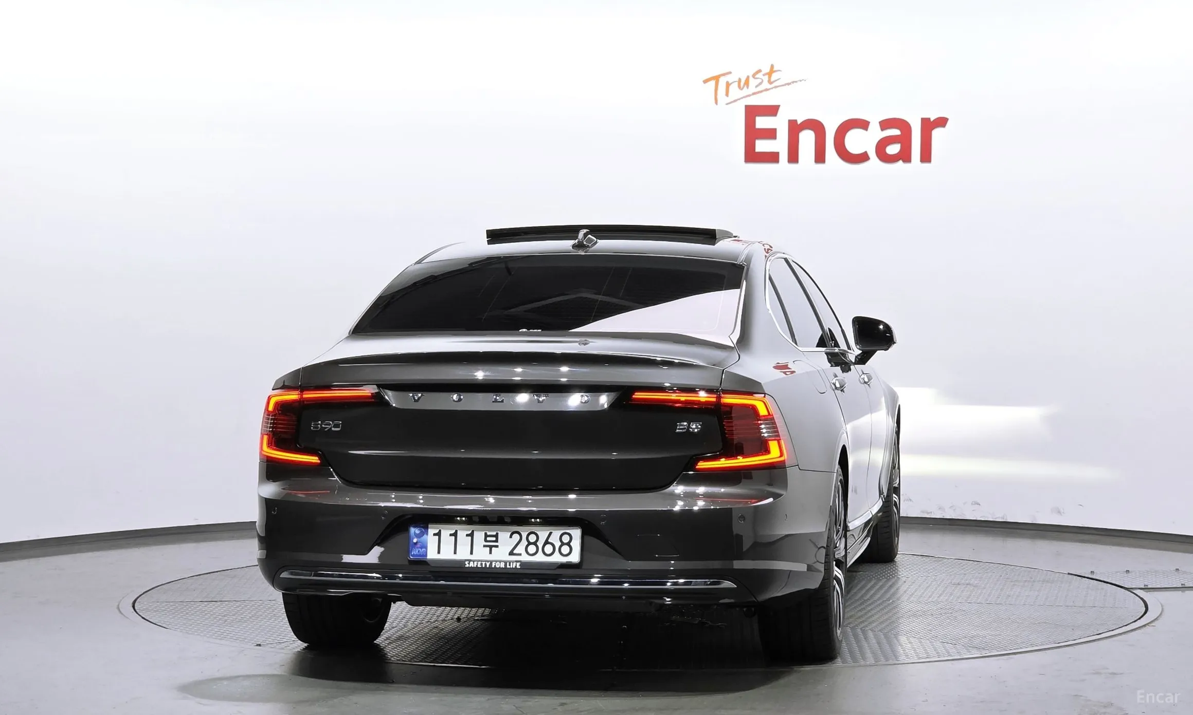 Volvo S90 превью 4