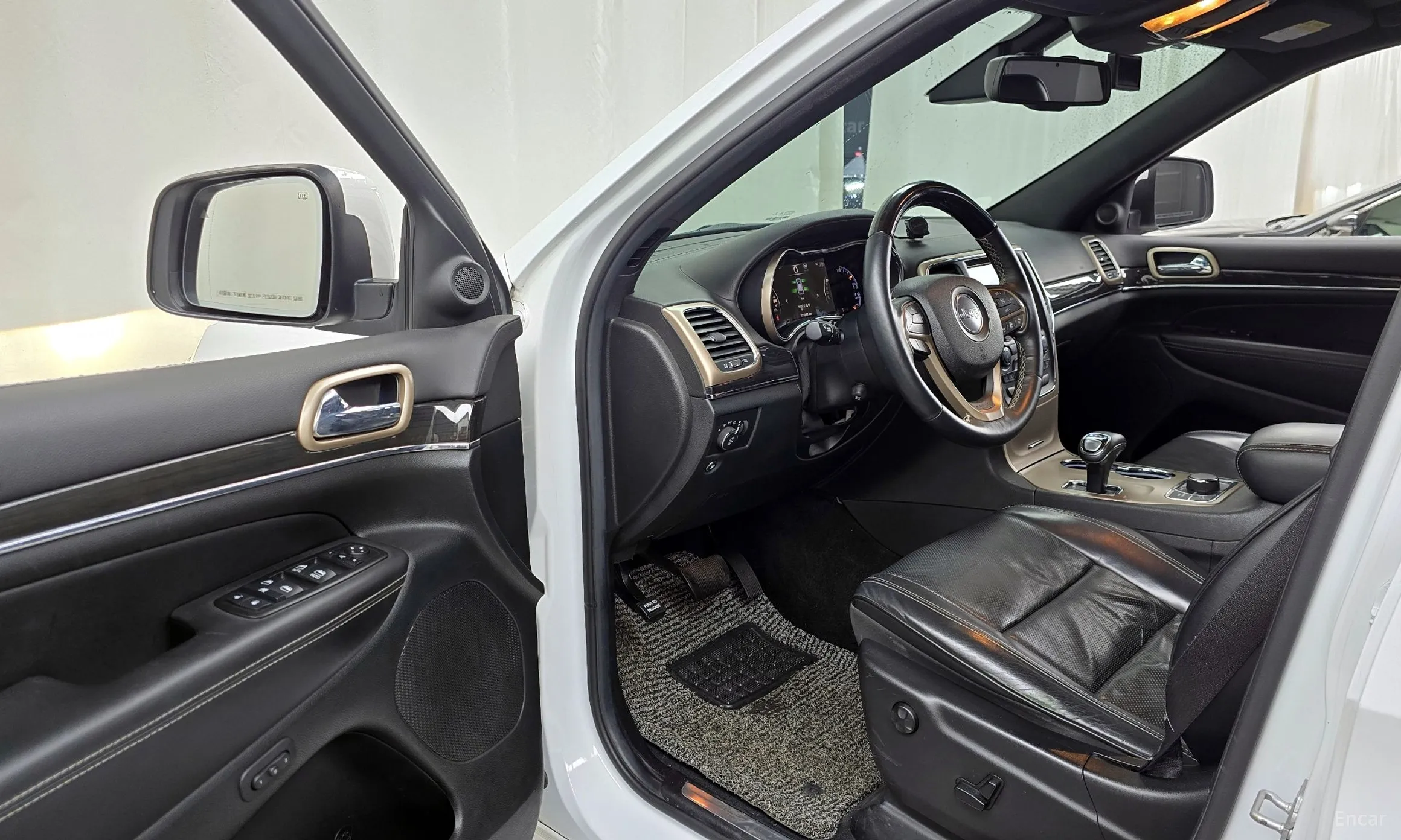 Jeep Grand Cherokee превью 10