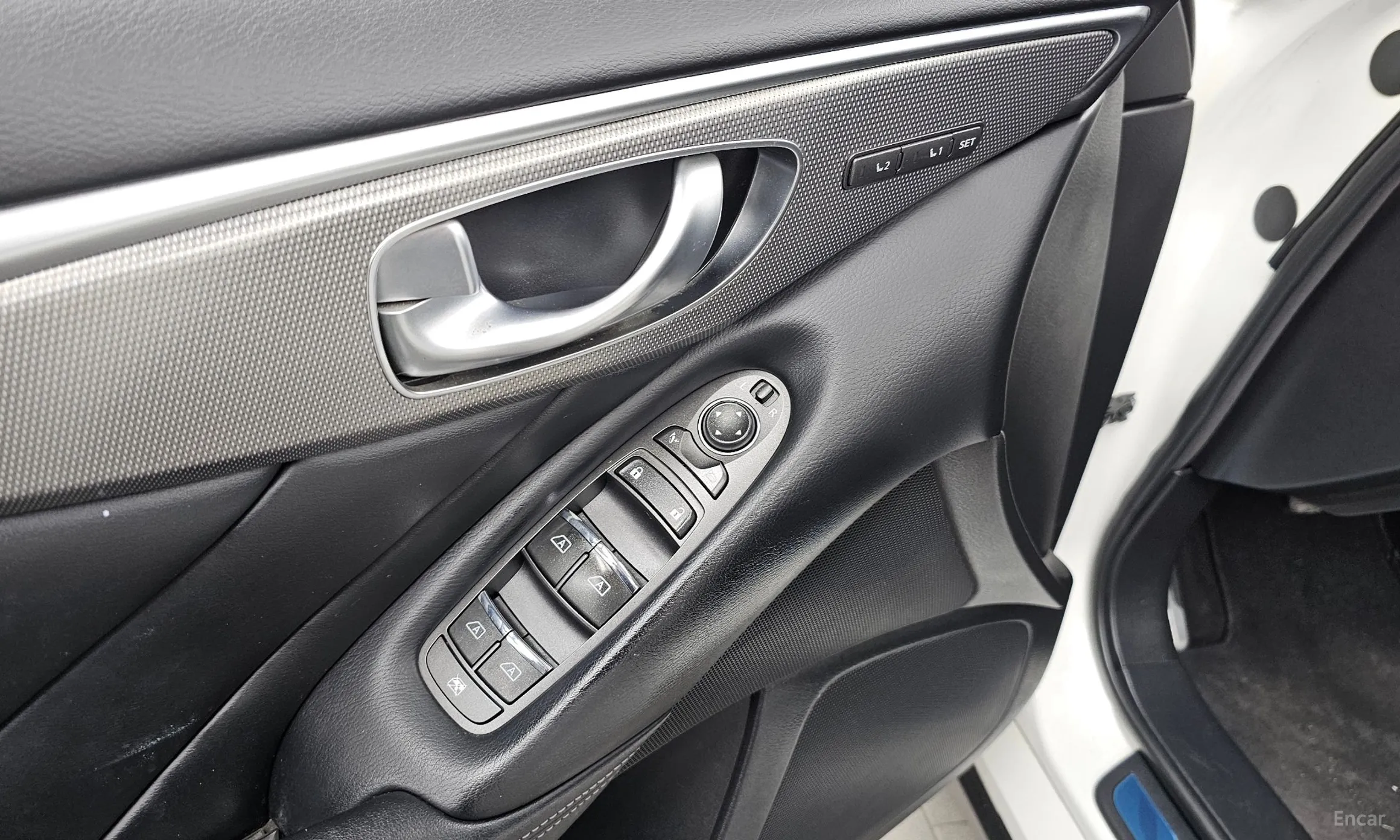 Infiniti Q50 превью 19