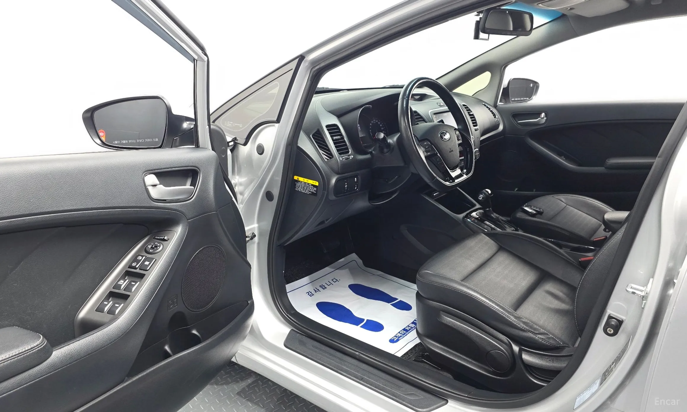 Kia K3 превью 10