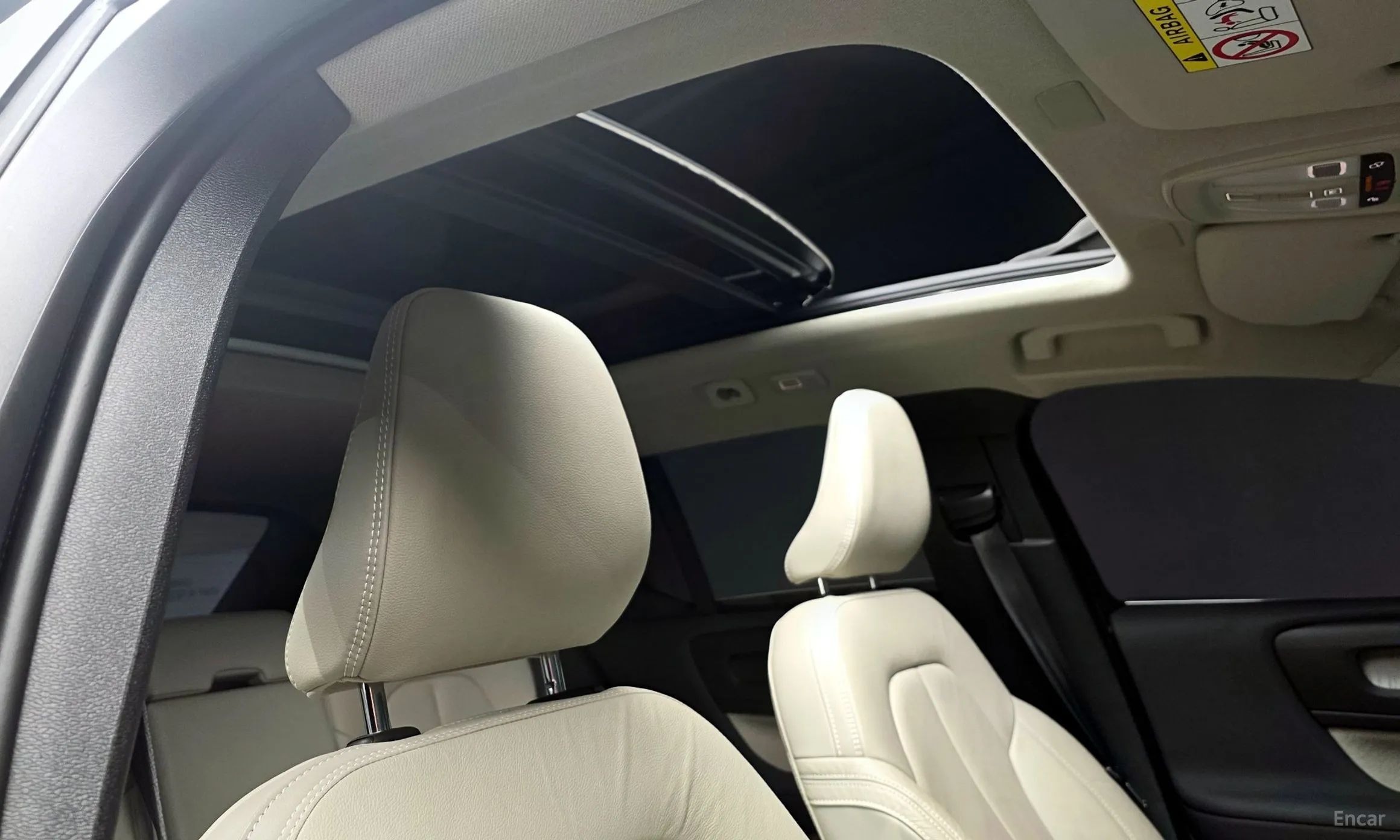 Volvo XC40 превью 16