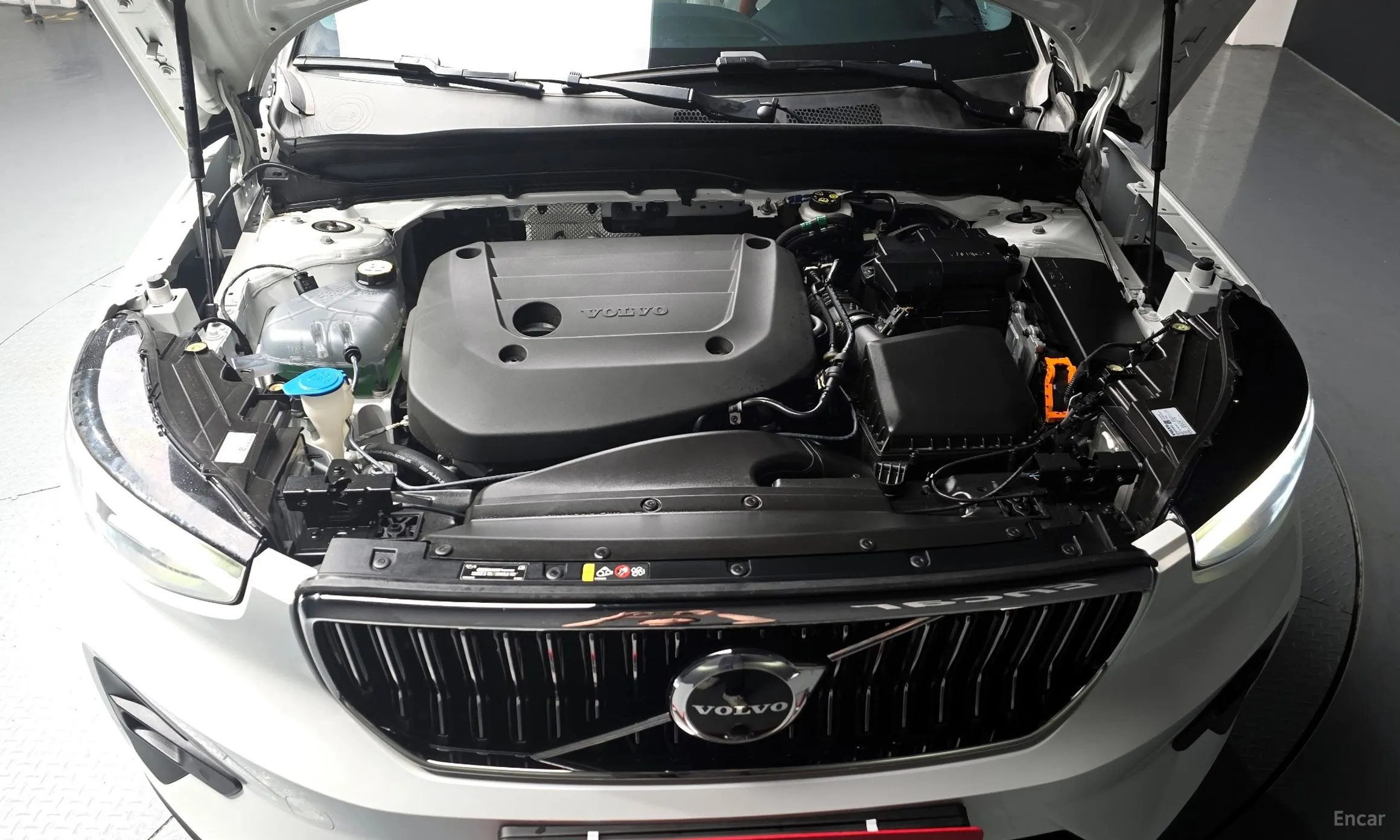 Volvo XC40 превью 6