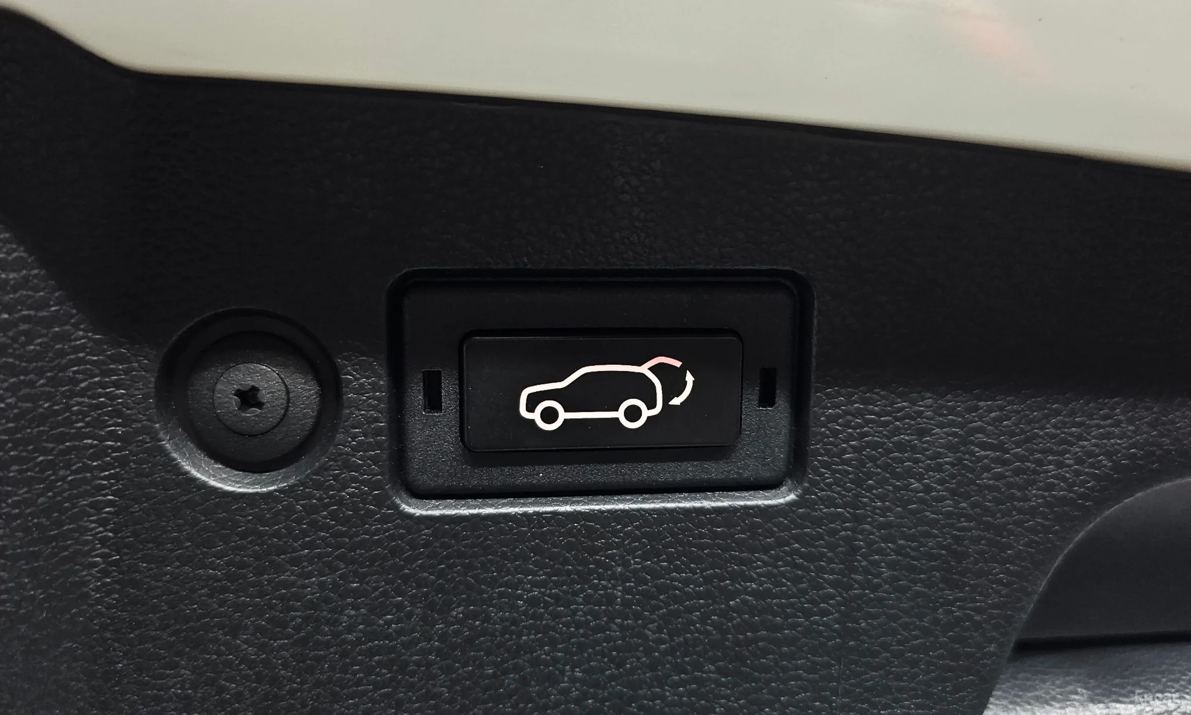 KG Mobility (SsangYong) Torres превью 20