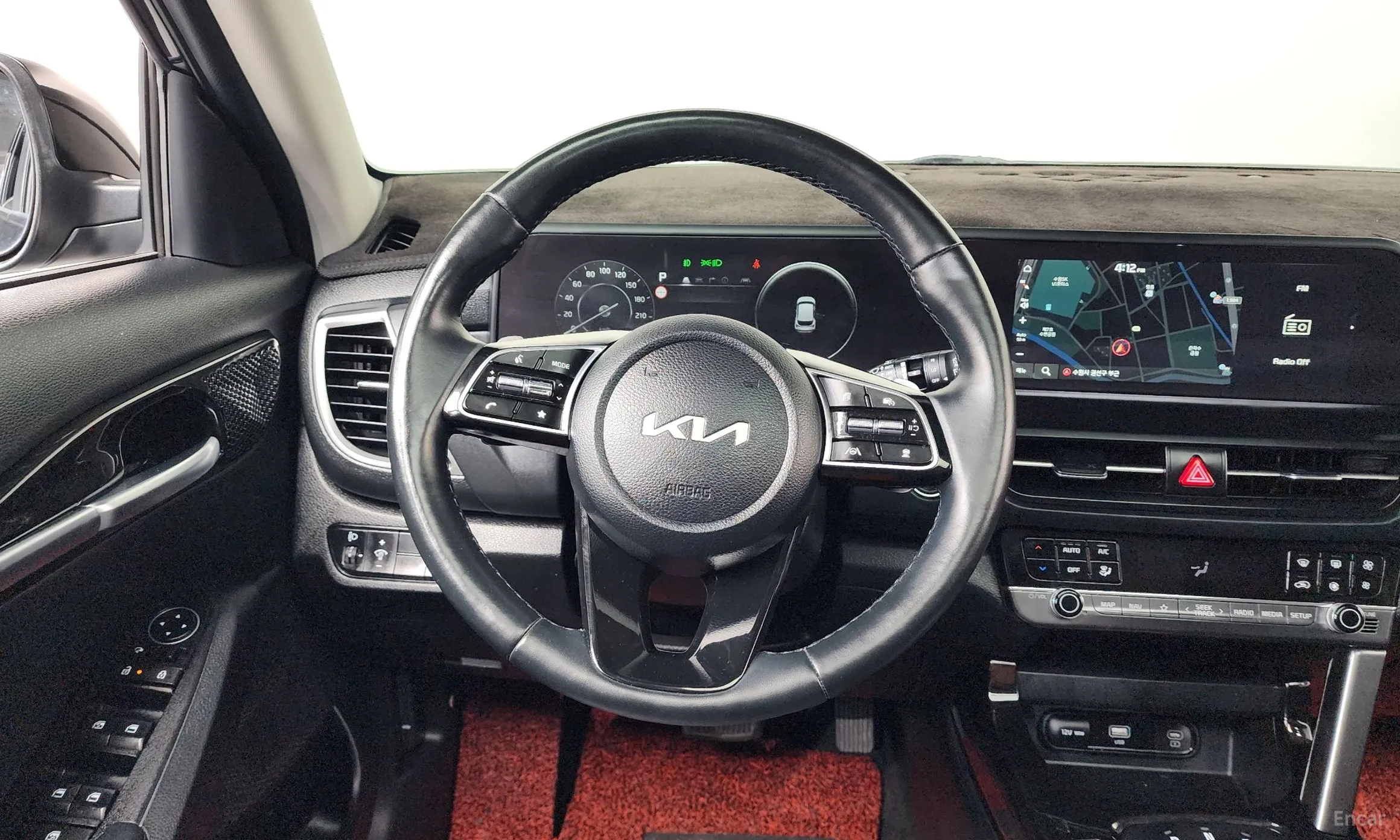 Kia Seltos превью 13