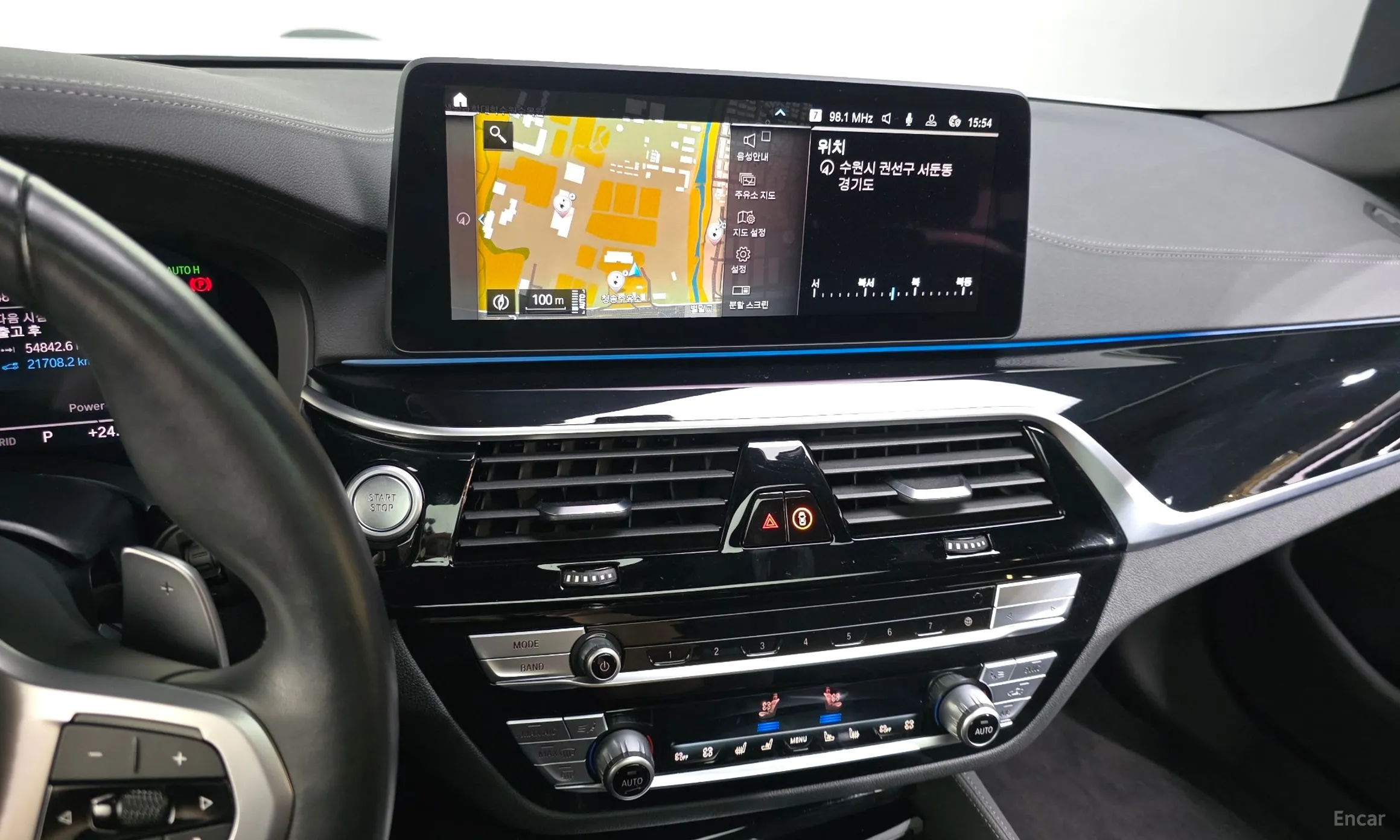 BMW 5 Series (G30) превью 14