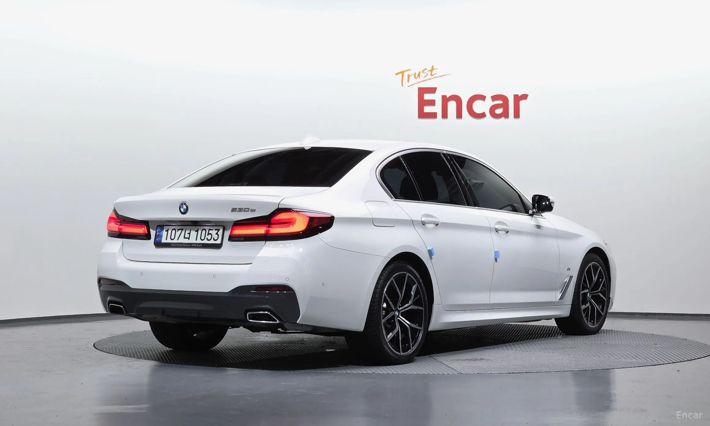 BMW 5 Series (G30) превью 2