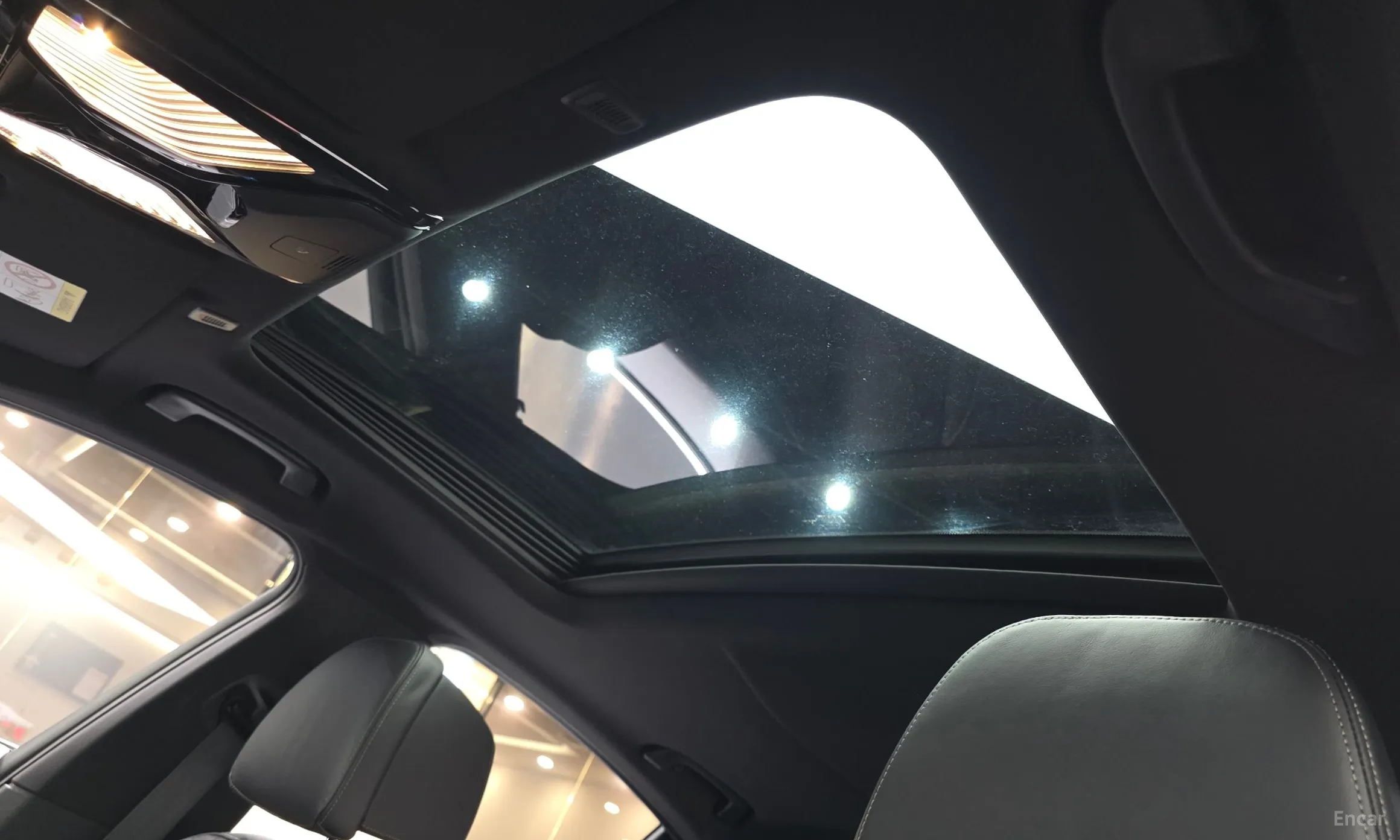 BMW 5 Series (G30) превью 19