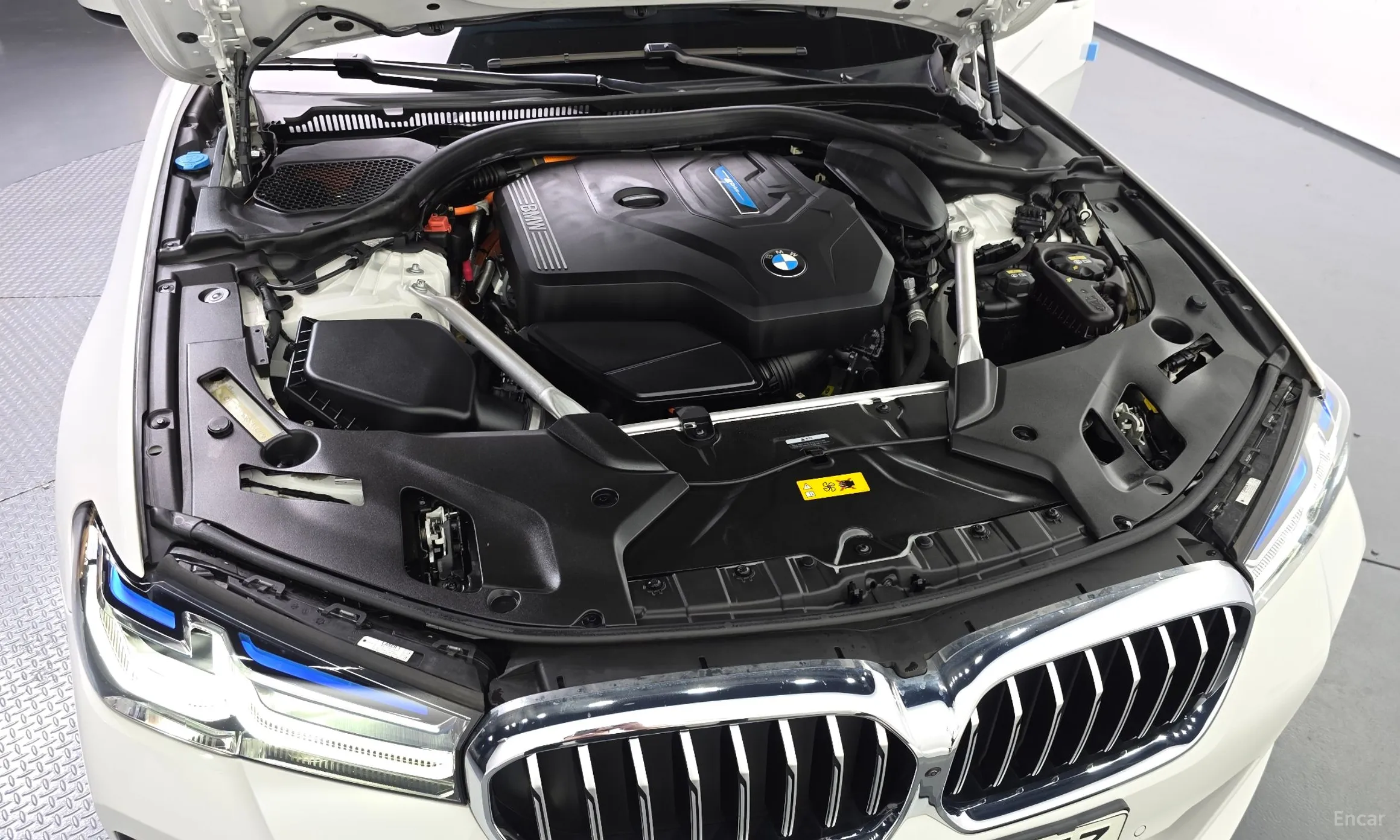 BMW 5 Series (G30) превью 6