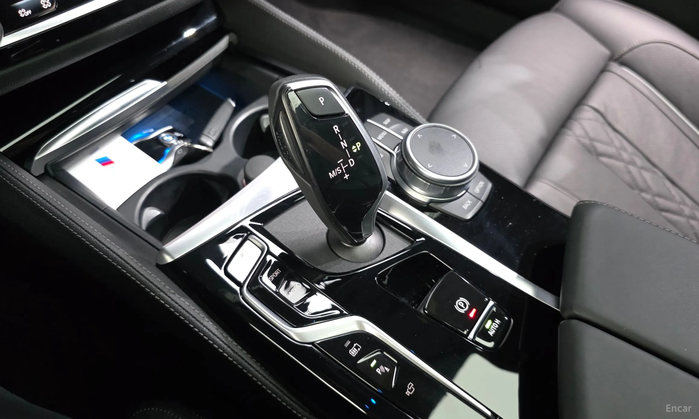 BMW 5 Series (G30) превью 9