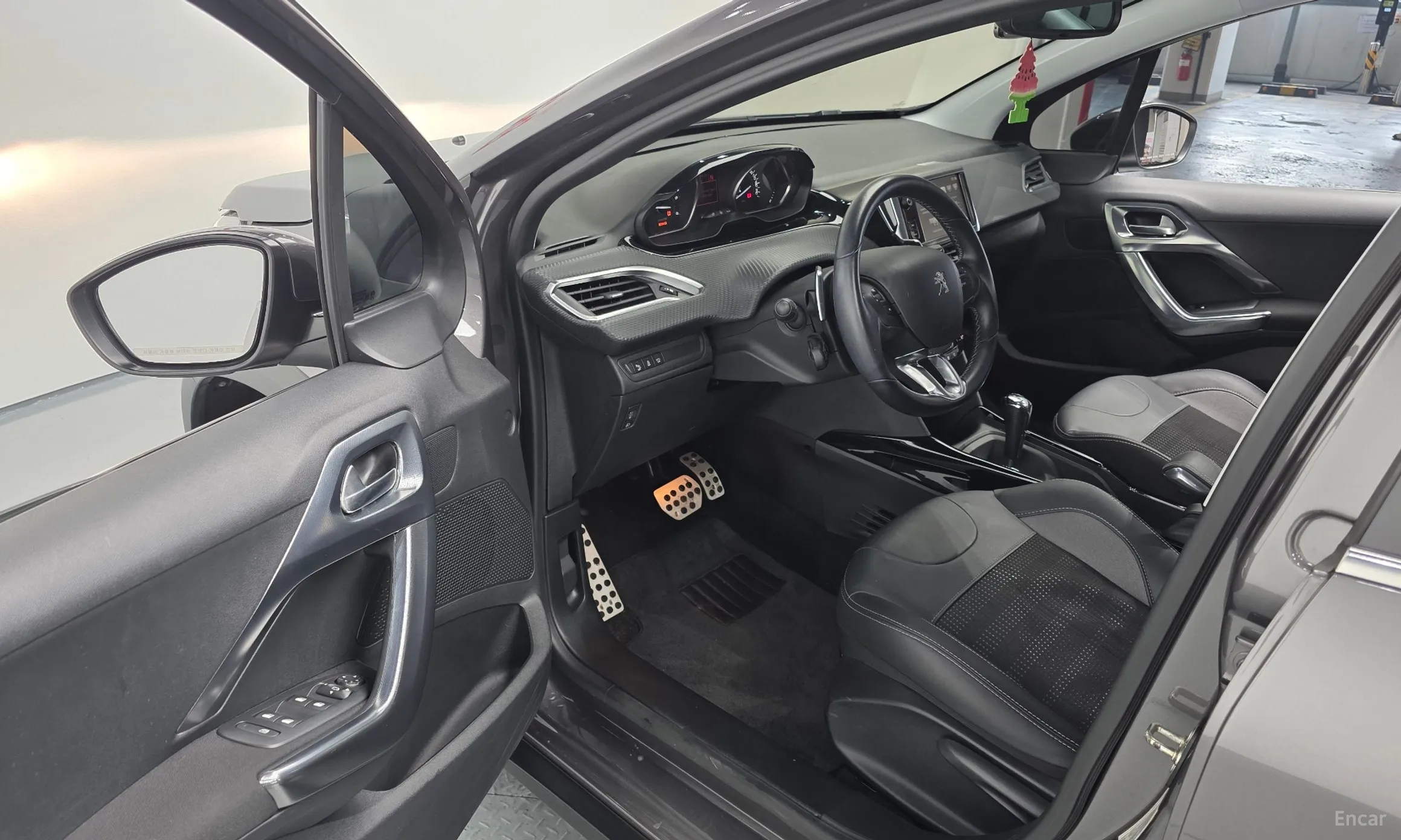 Peugeot 2008. превью 10