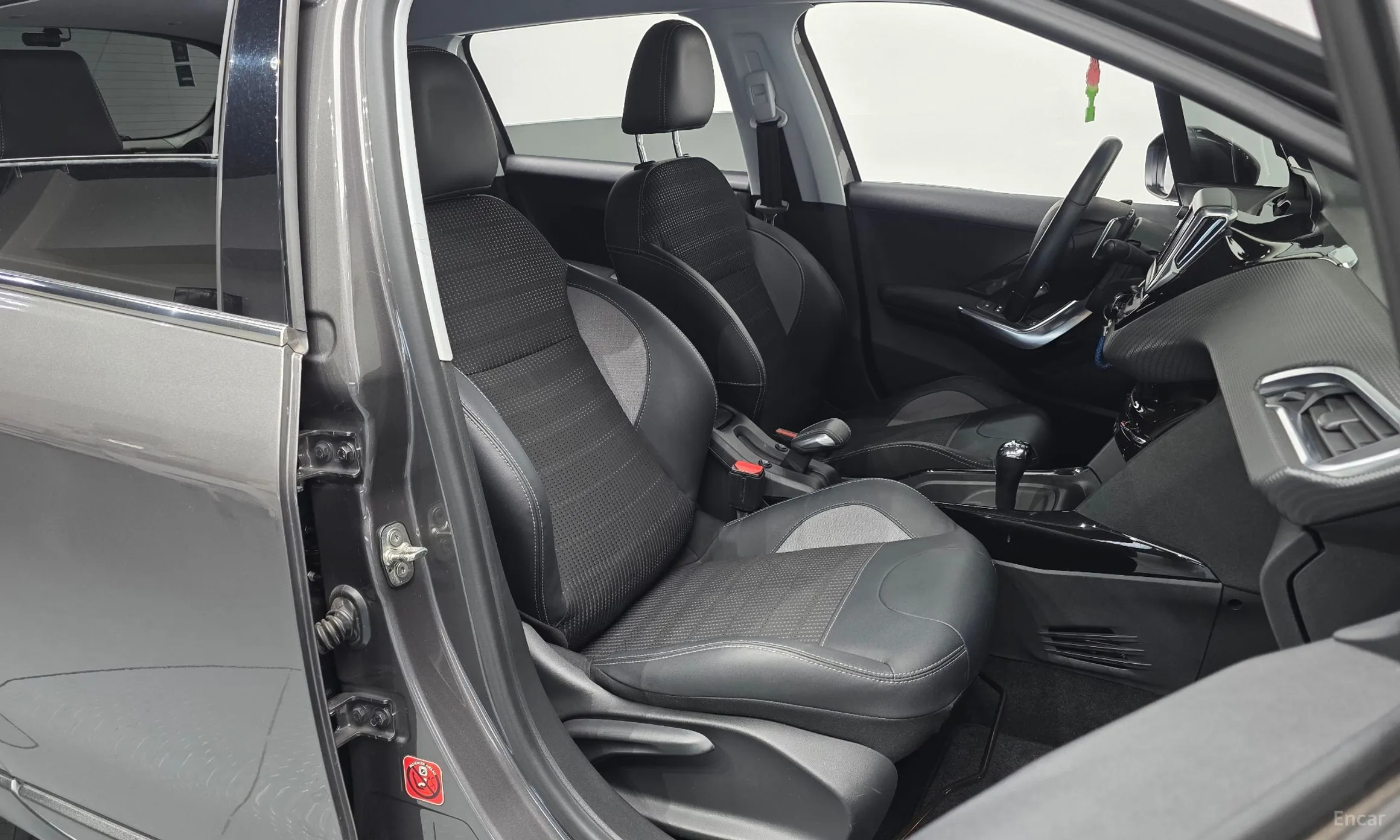 Peugeot 2008. превью 12