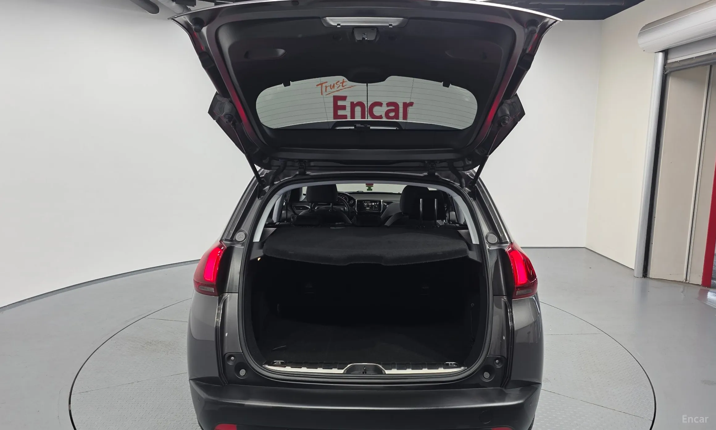 Peugeot 2008. превью 20