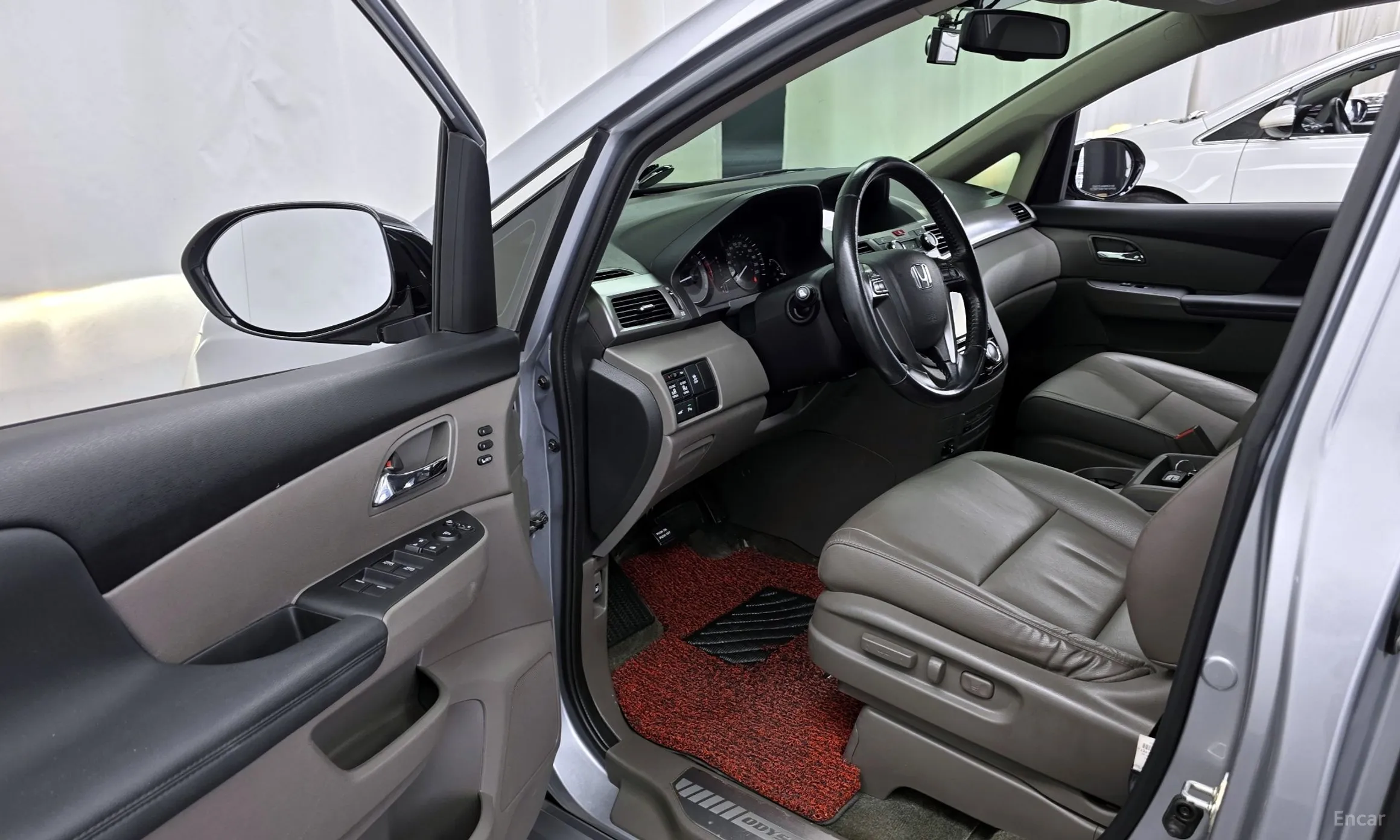 Honda Odyssey превью 10