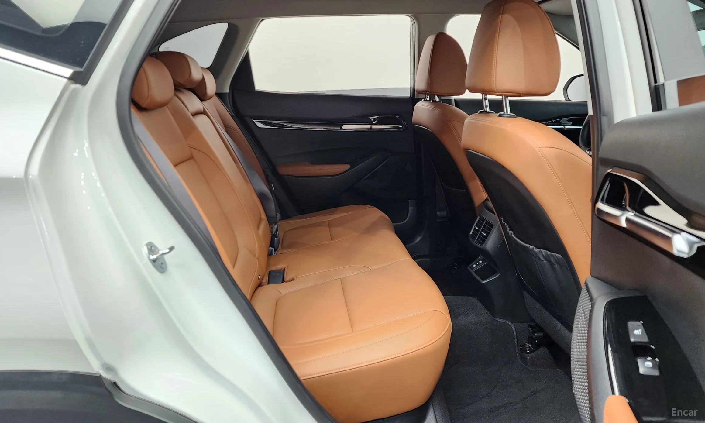 Kia Seltos превью 11
