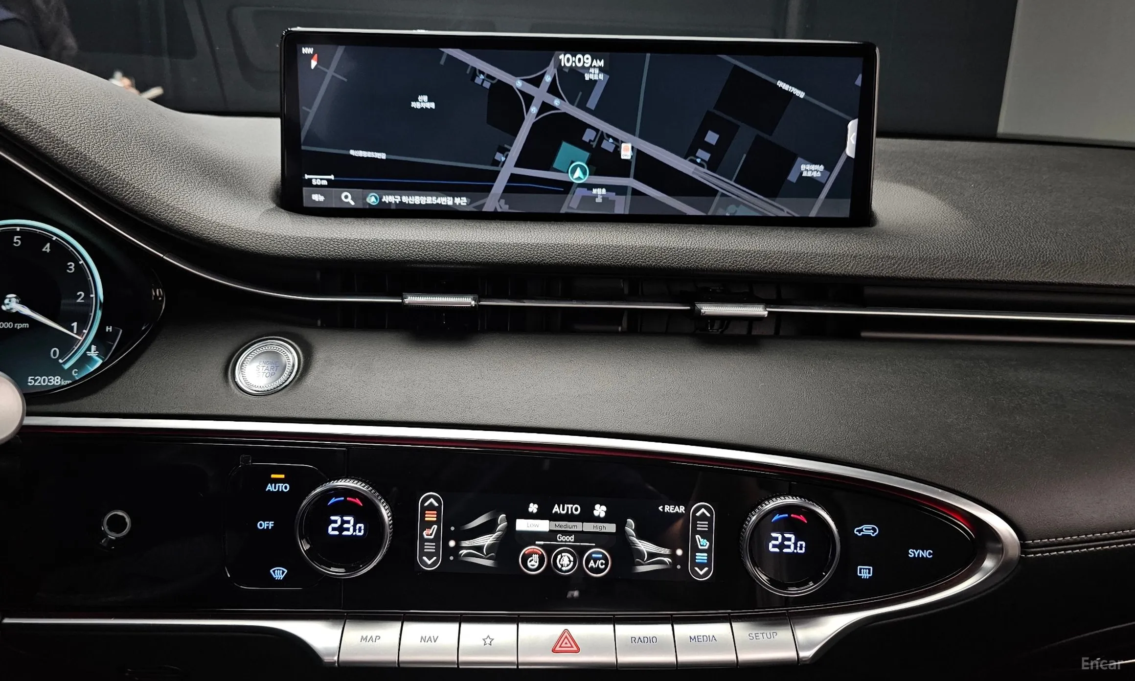 Genesis GV70 превью 14