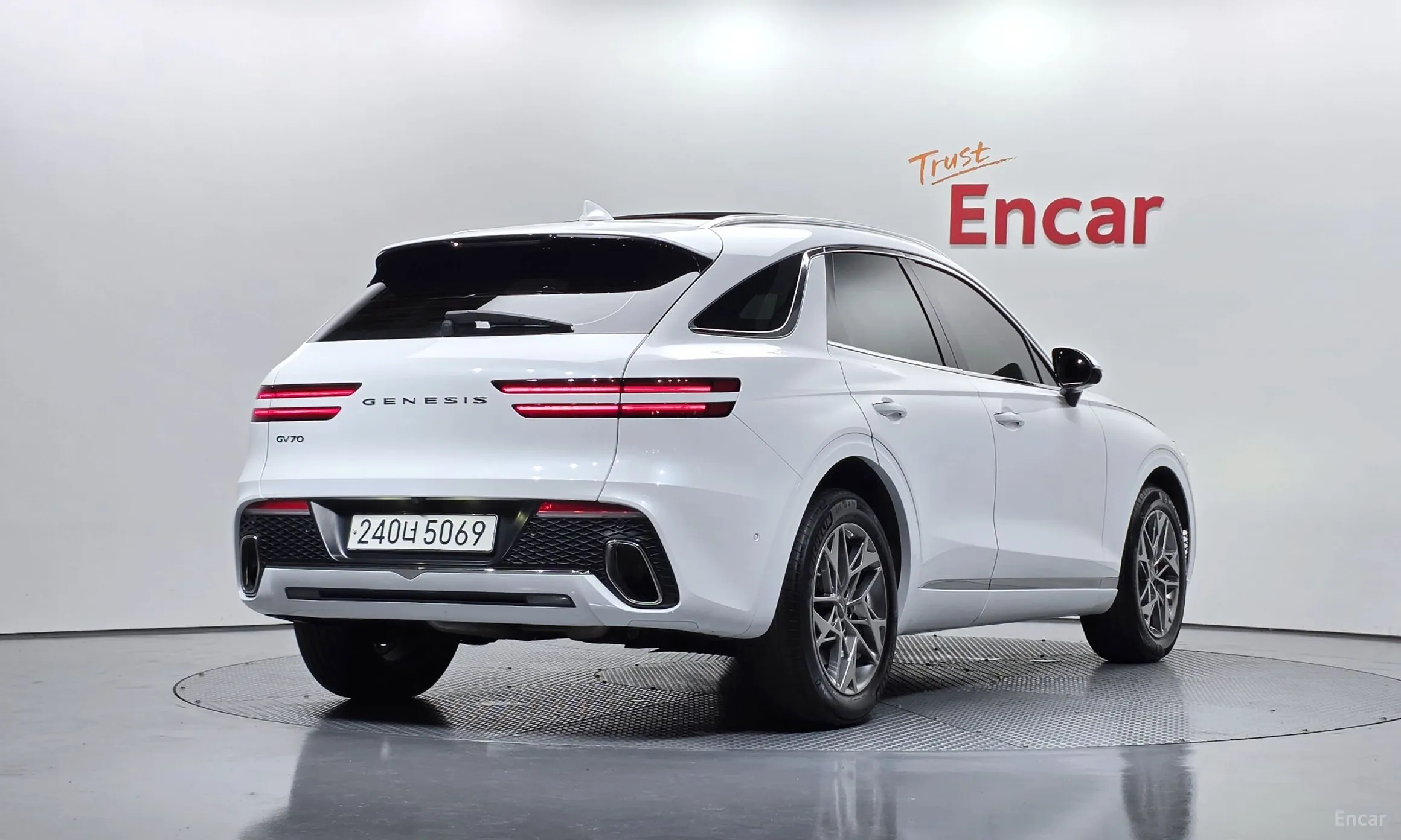 Genesis GV70 превью 2
