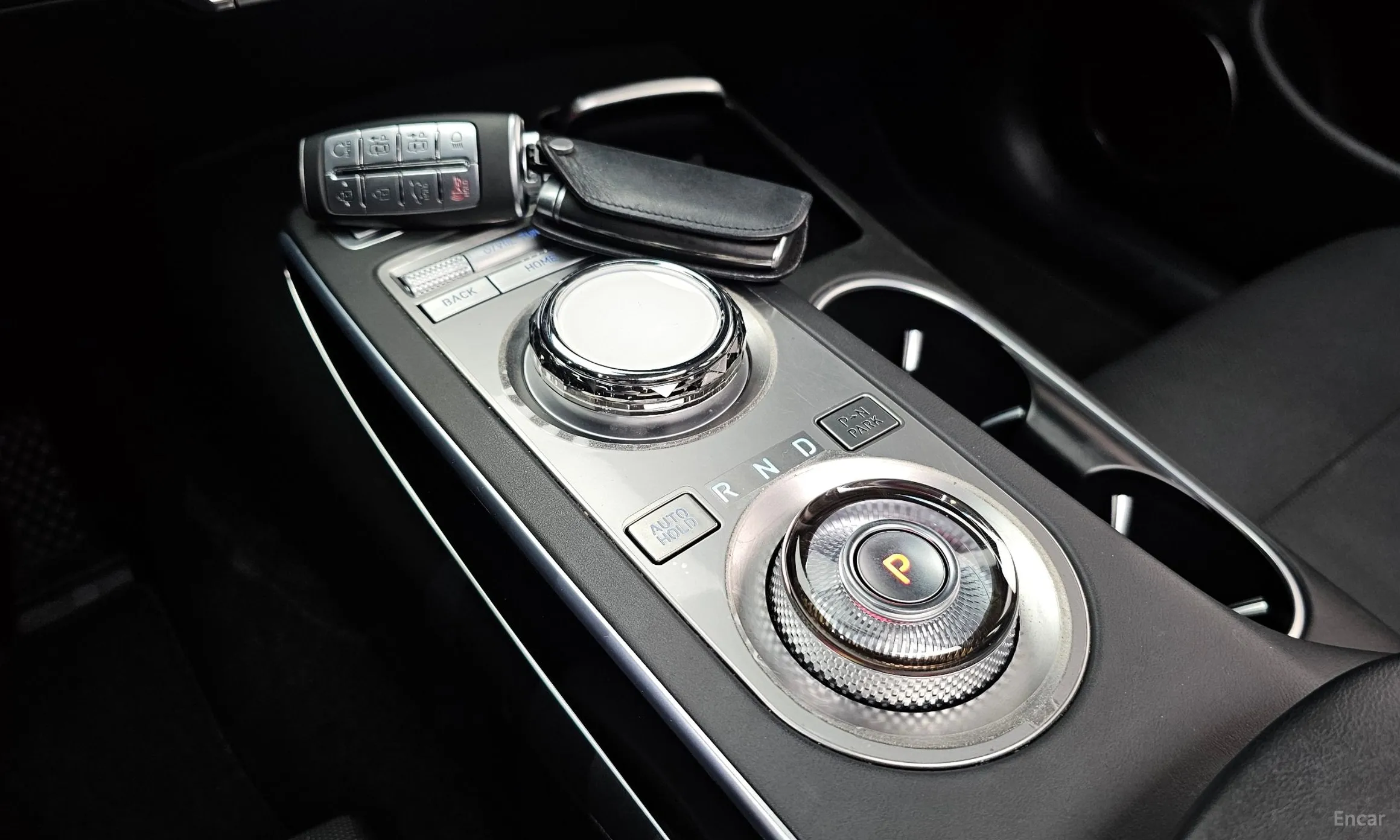 Genesis GV70 превью 9