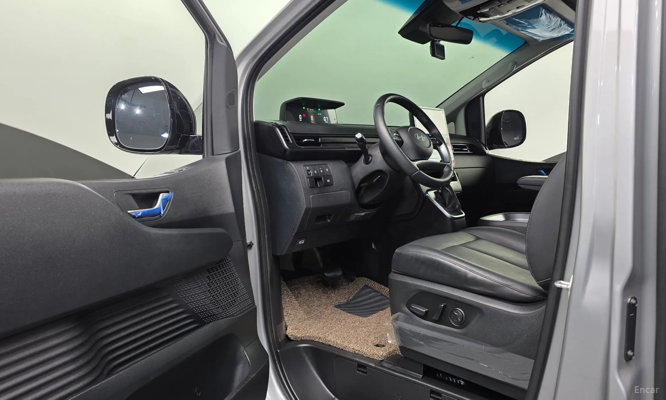 Hyundai Staria превью 10