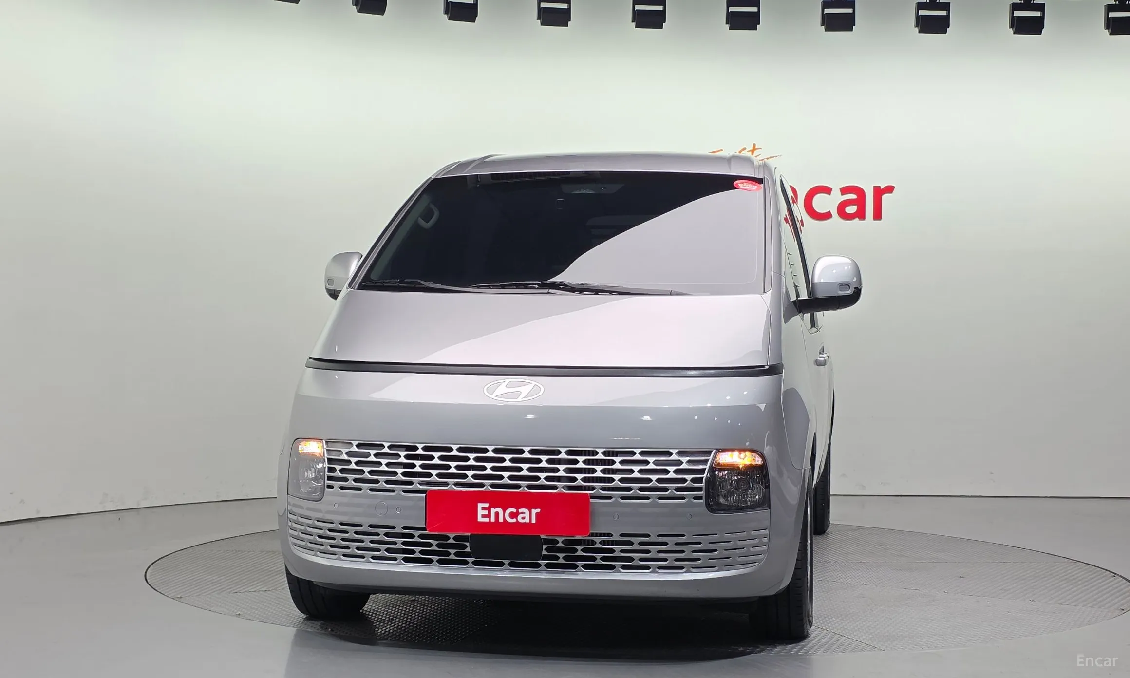 Hyundai Staria превью 3
